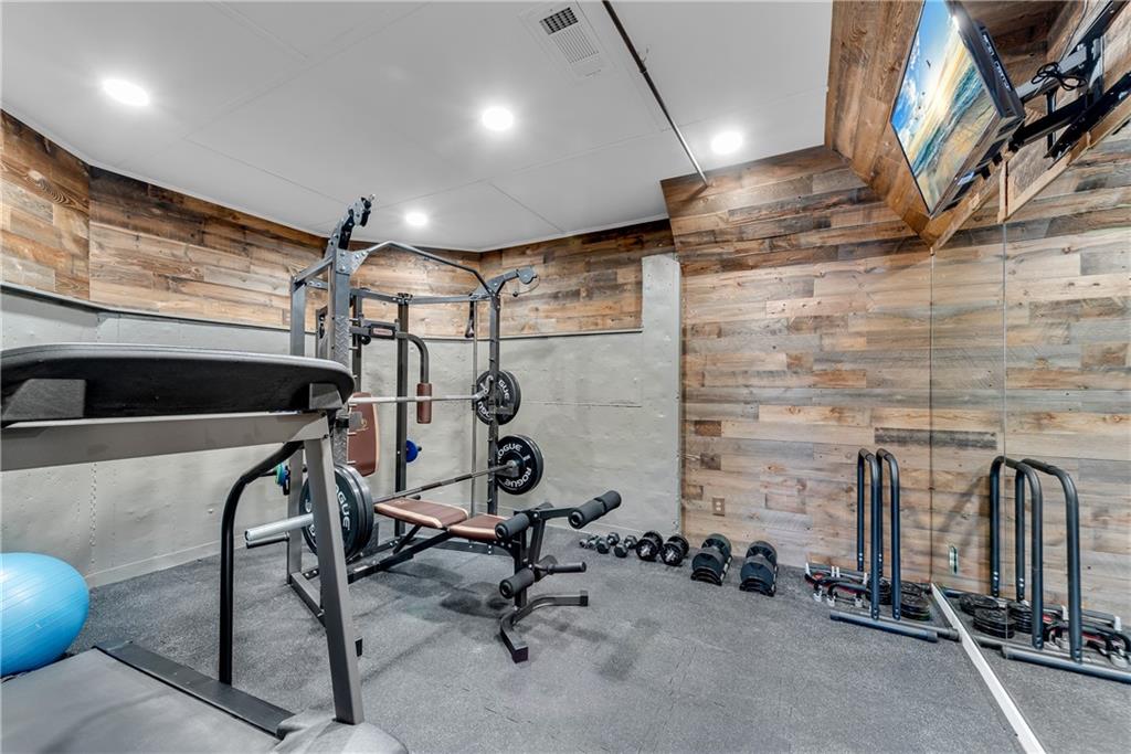 4405 Fairfax Drive