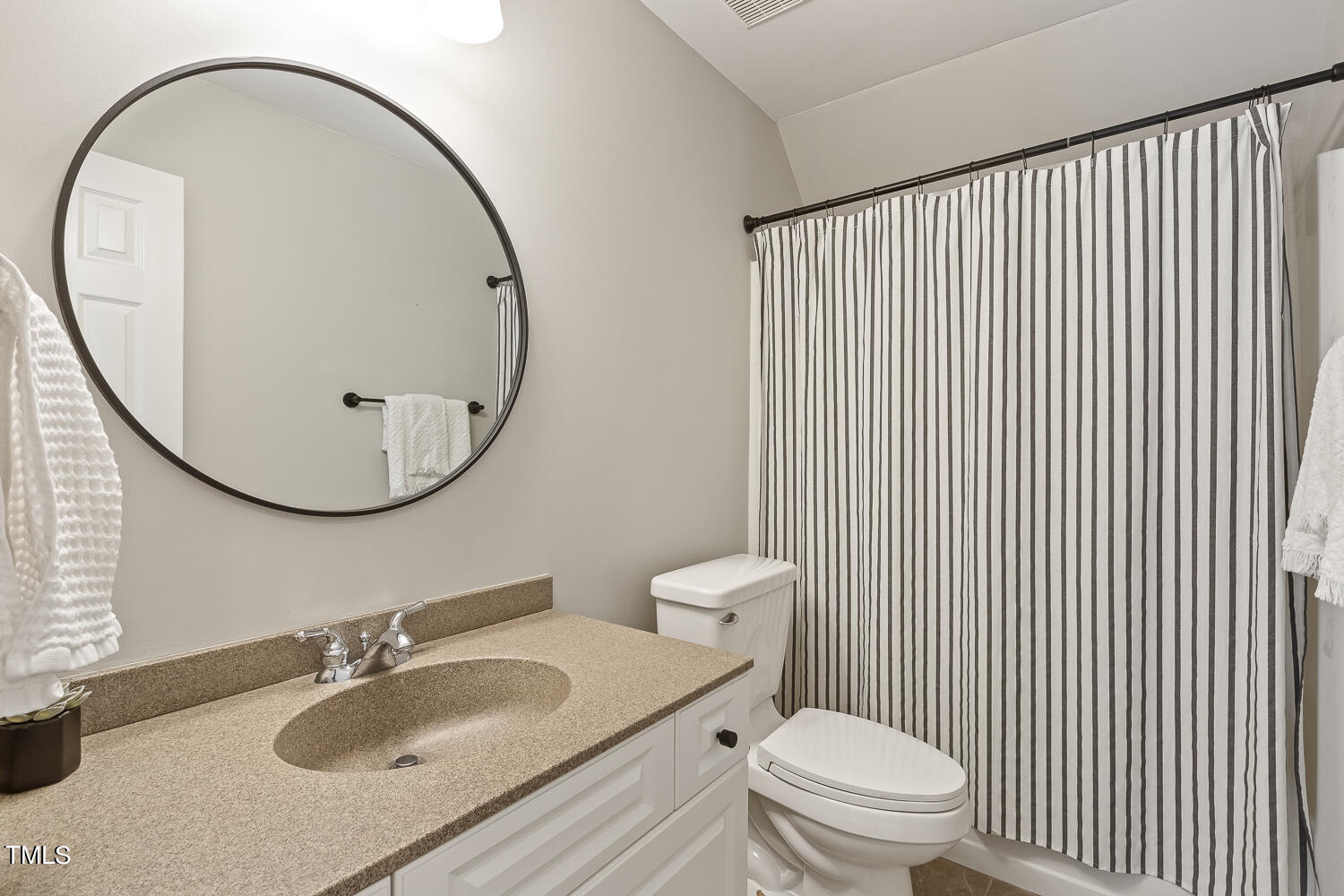 6409 Nowell Pointe Drive