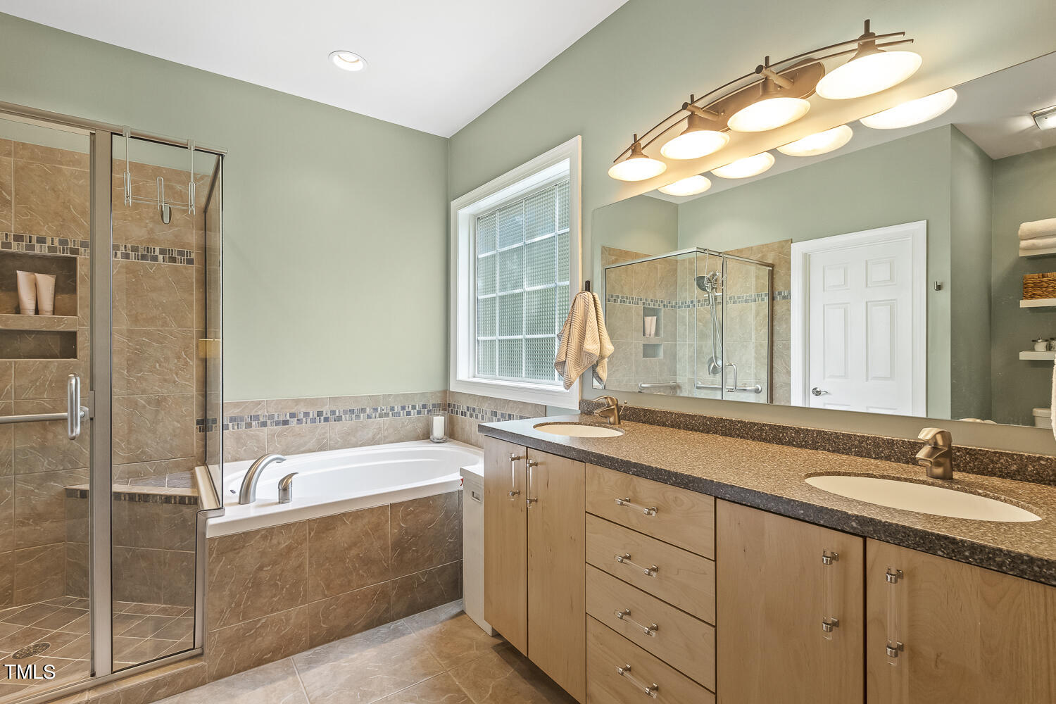 6409 Nowell Pointe Drive