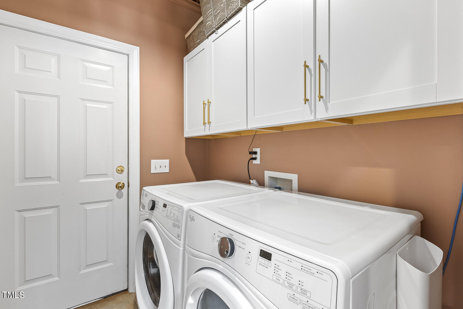 6409 Nowell Pointe Drive