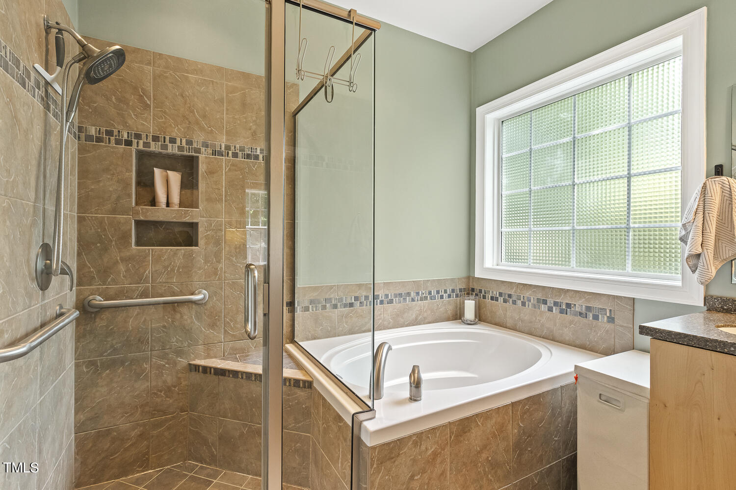 6409 Nowell Pointe Drive