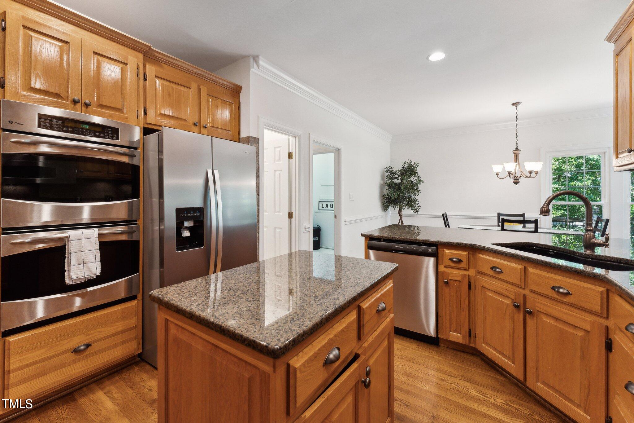 105 E Clarksville Court