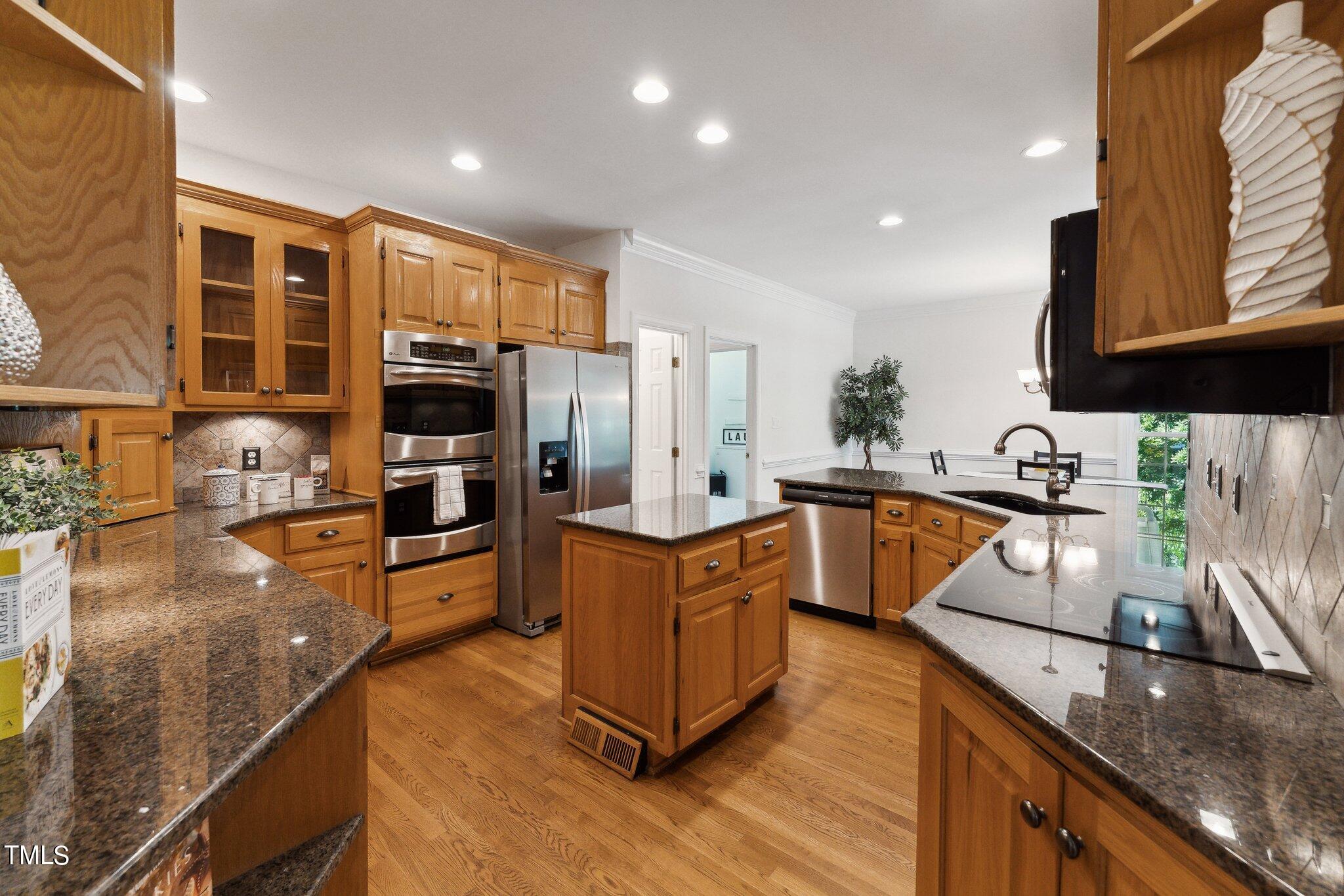 105 E Clarksville Court