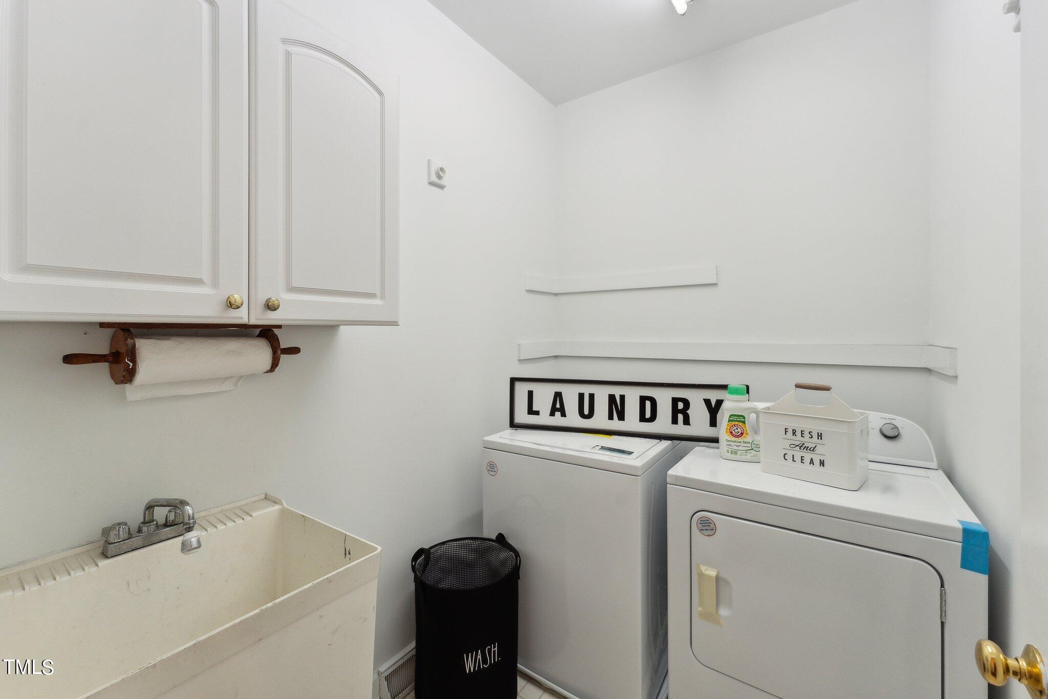 105 E Clarksville Court