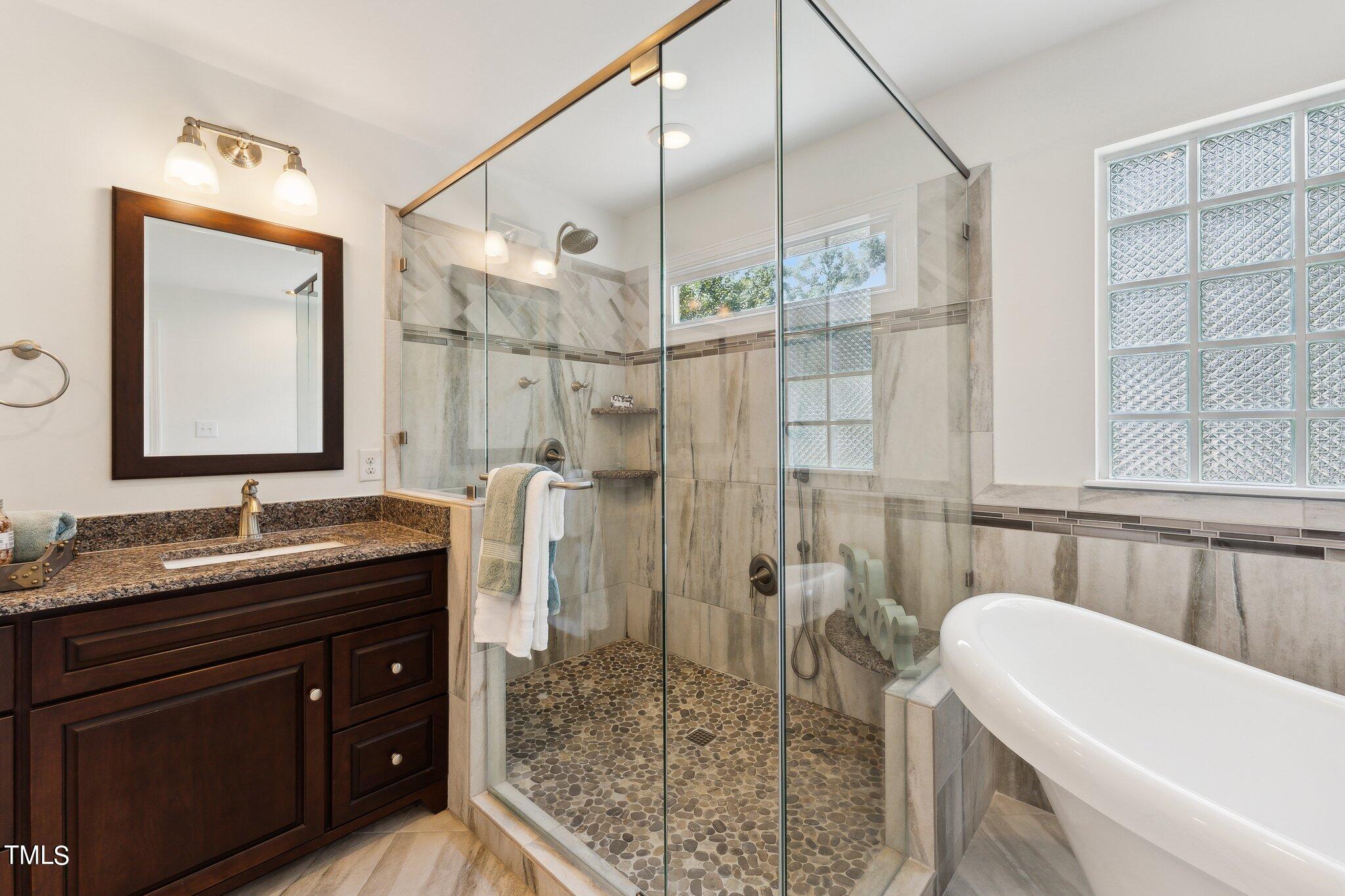 105 E Clarksville Court