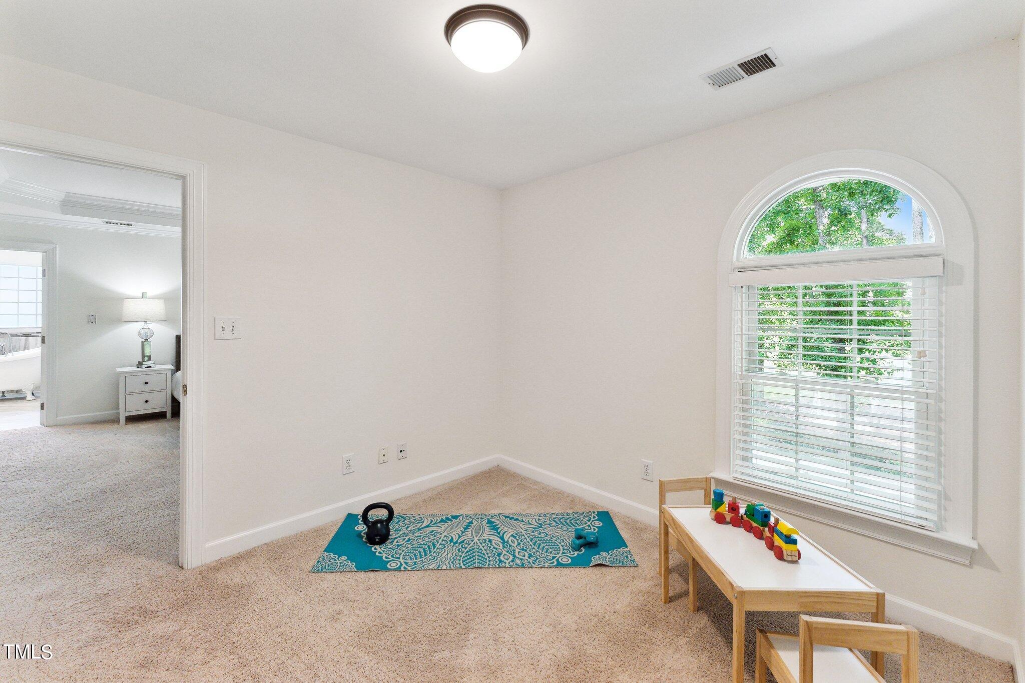 105 E Clarksville Court