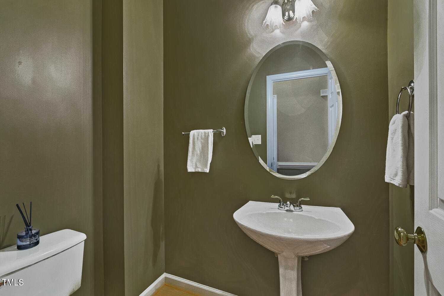 110 Stablegate Drive