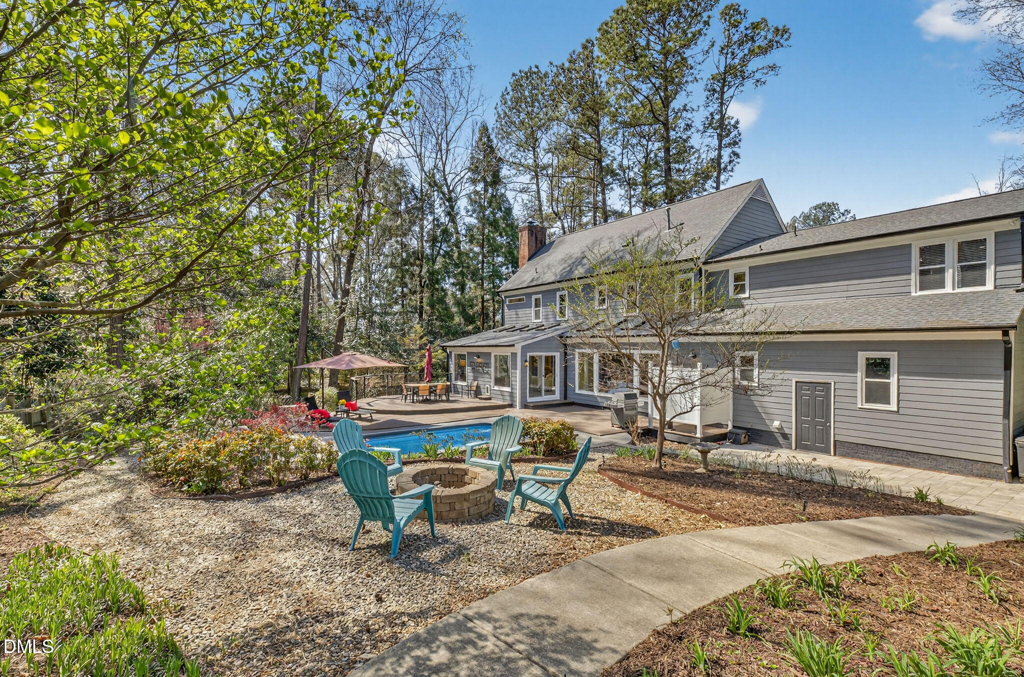 127 Lochwood West Drive