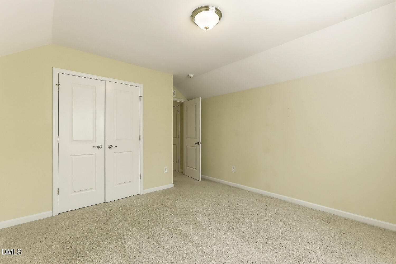 113 Somers Lane