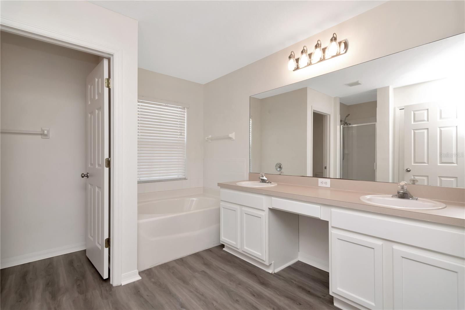 11302 MARION LAKE CT