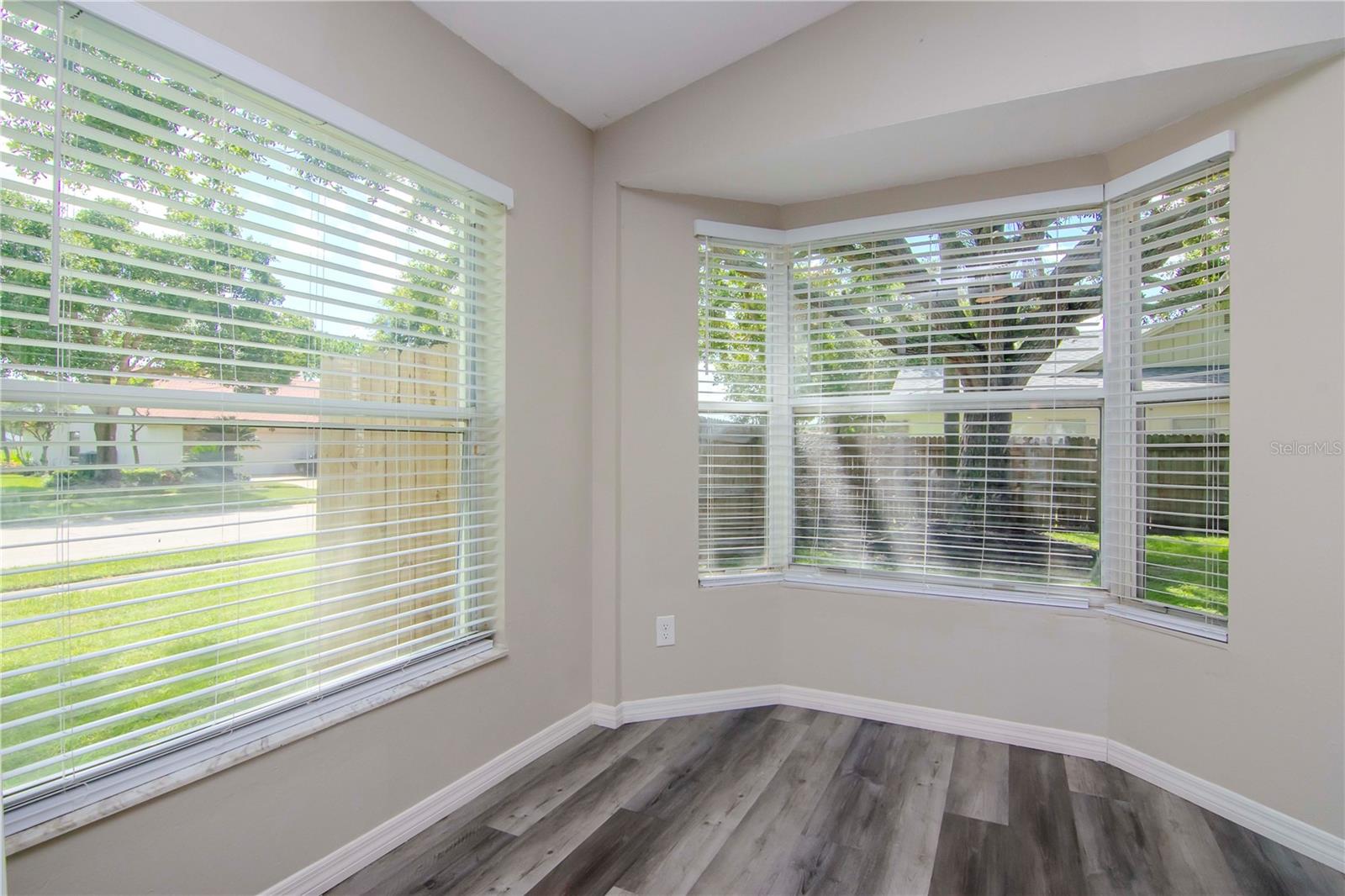 1602 PORTSMOUTH LAKE DR