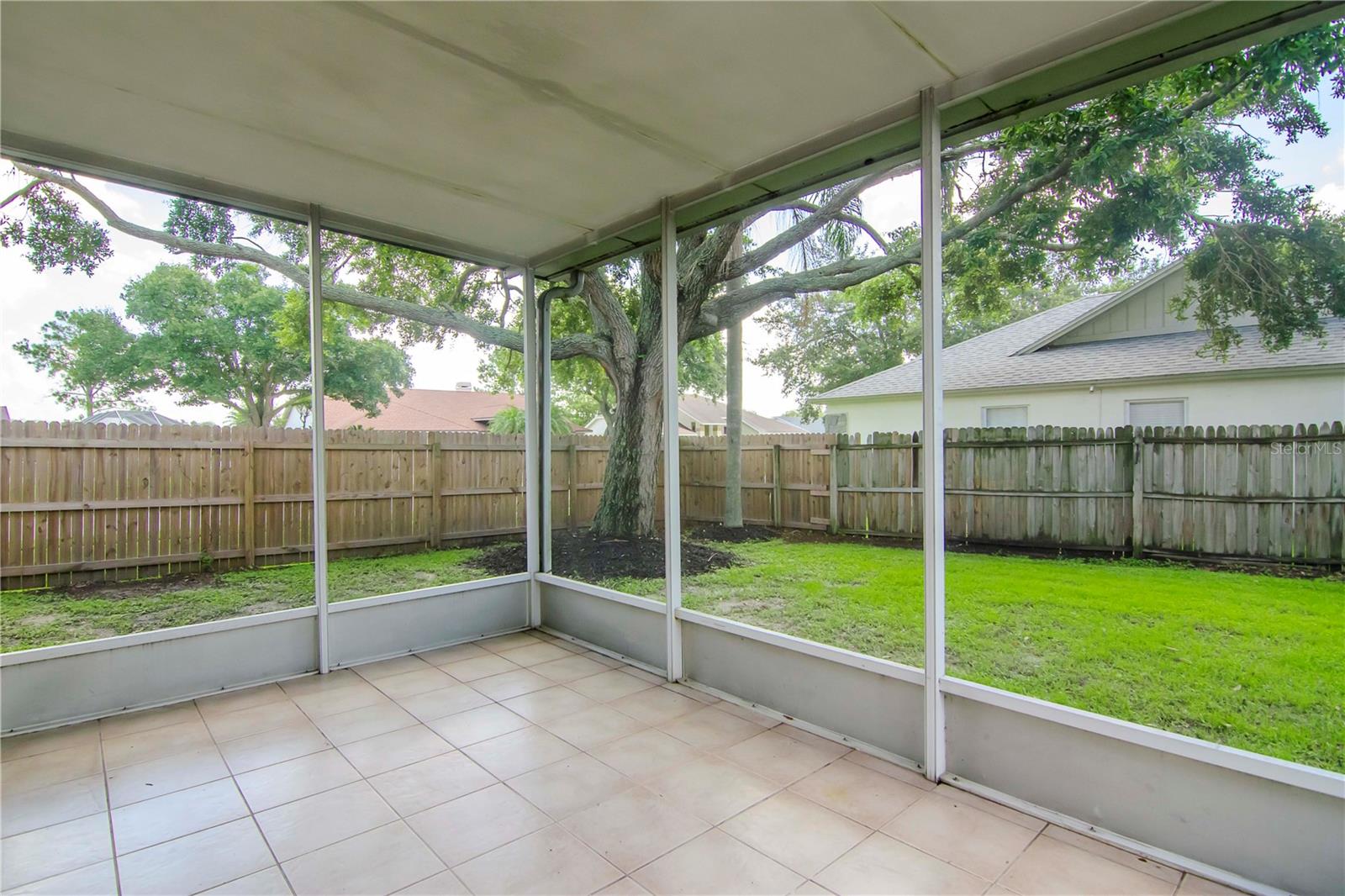 1602 PORTSMOUTH LAKE DR