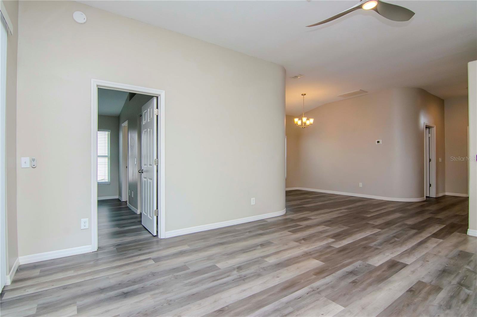 1602 PORTSMOUTH LAKE DR