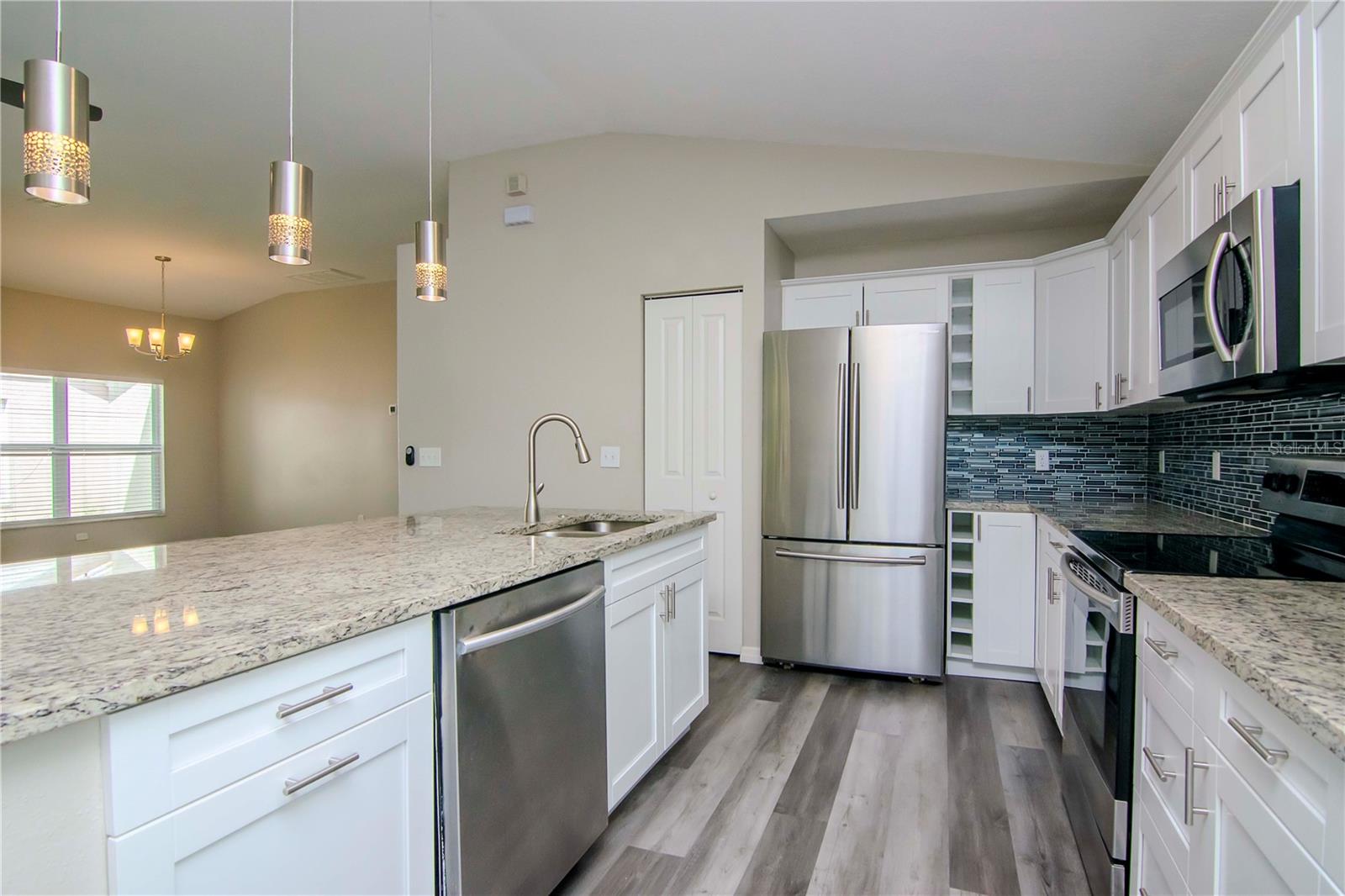 1602 PORTSMOUTH LAKE DR