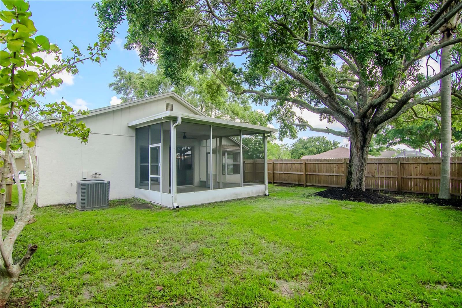 1602 PORTSMOUTH LAKE DR