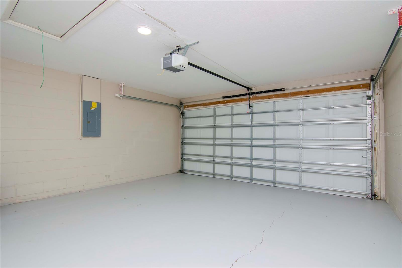 1602 PORTSMOUTH LAKE DR