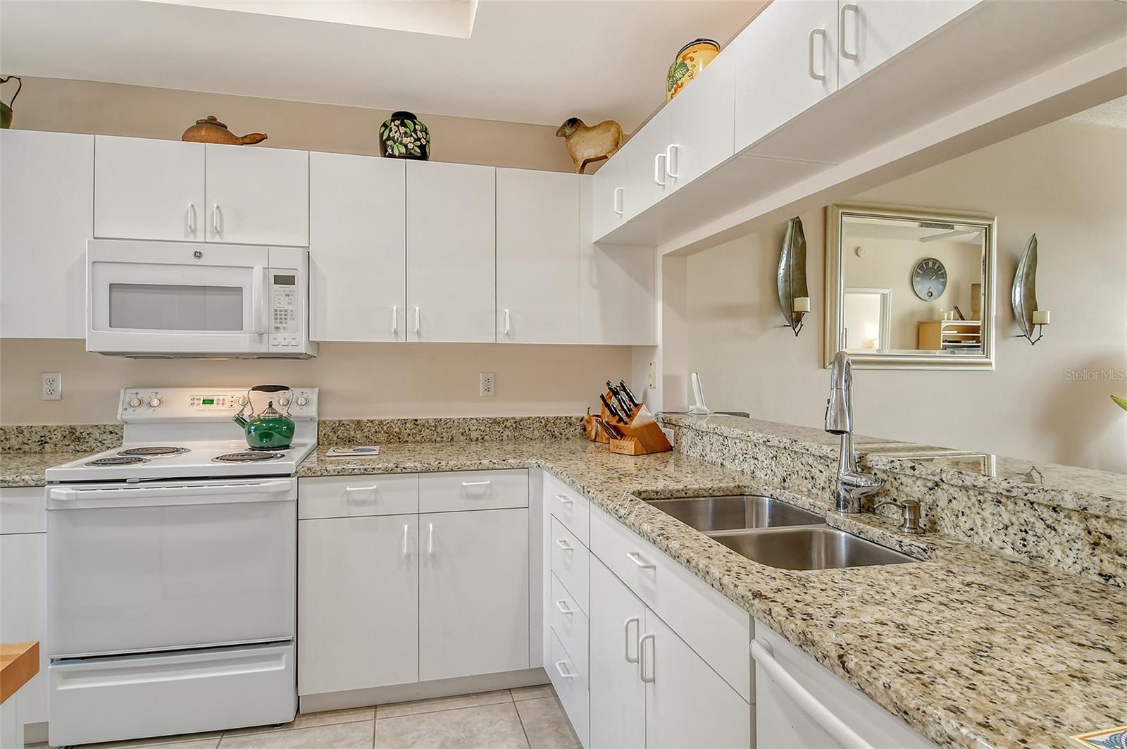 8735 OLDE HICKORY AVE #8210