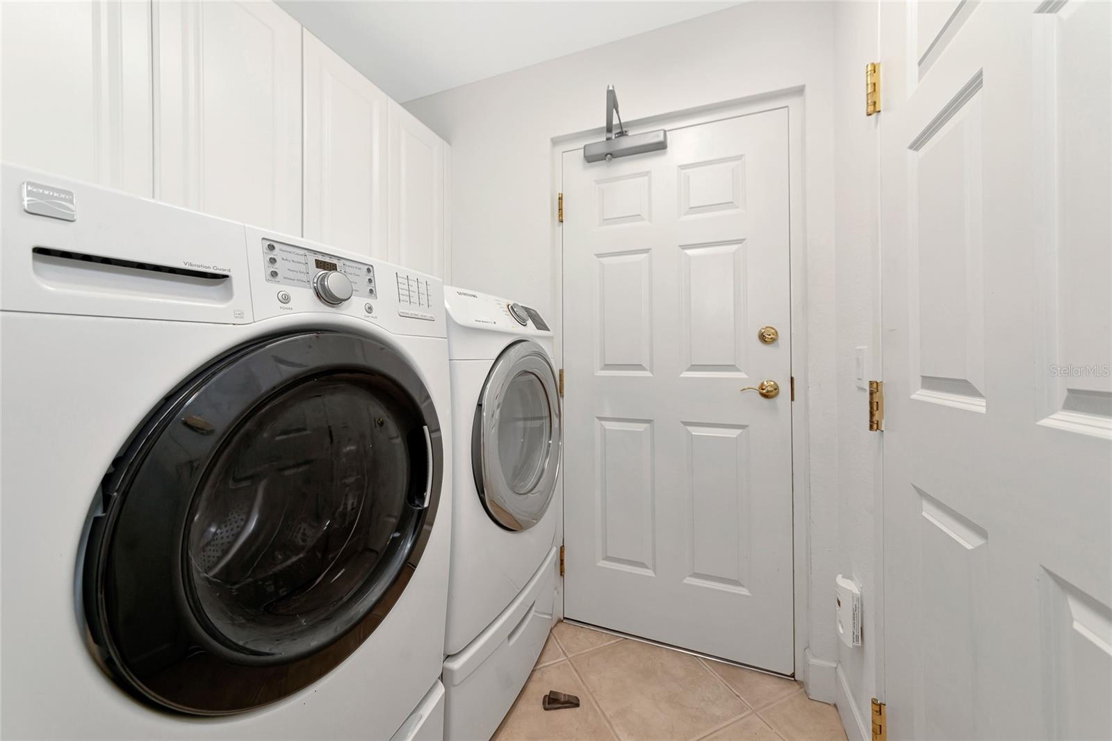 9415 DISCOVERY TER #101A