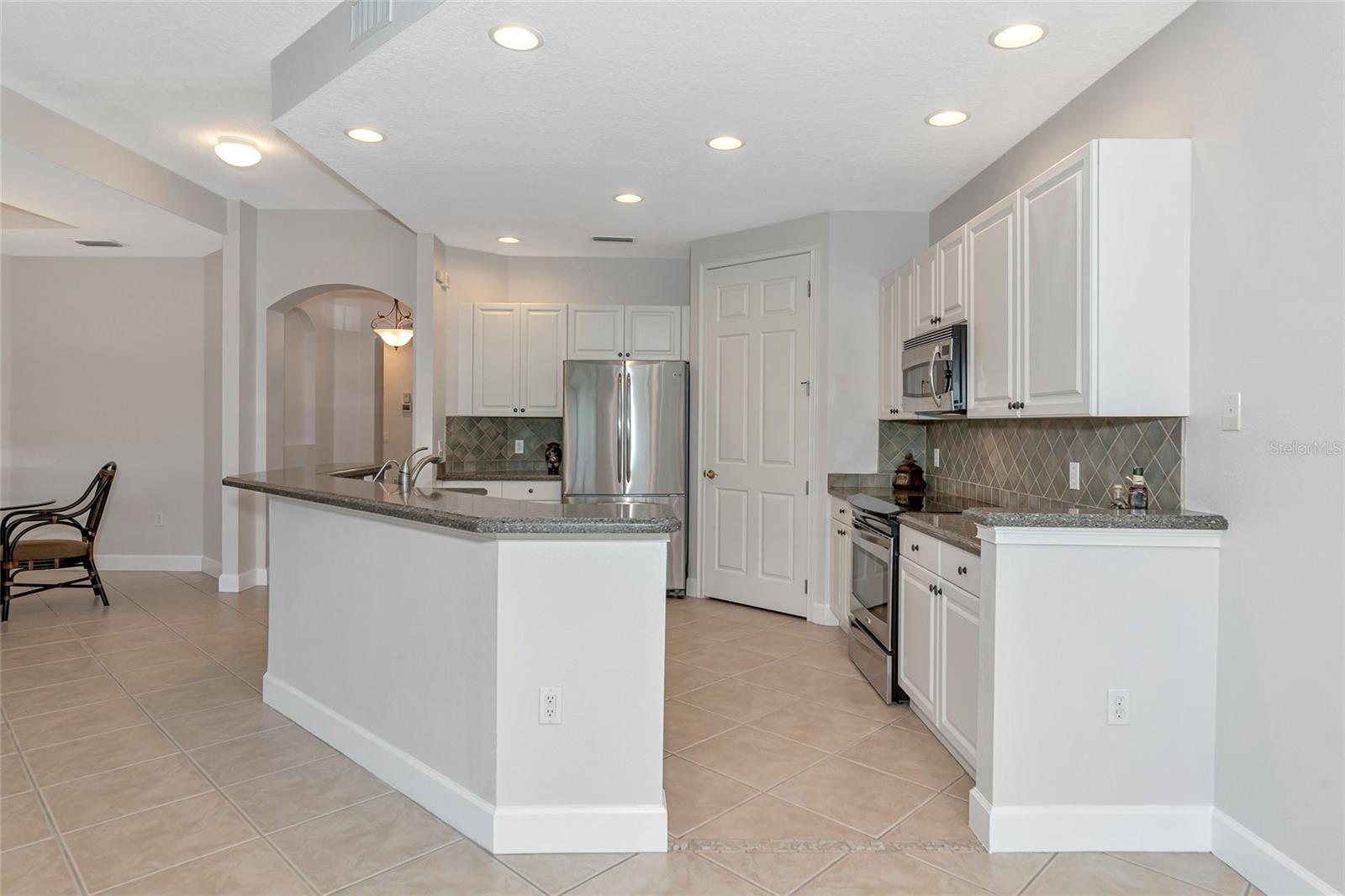 9415 DISCOVERY TER #101A