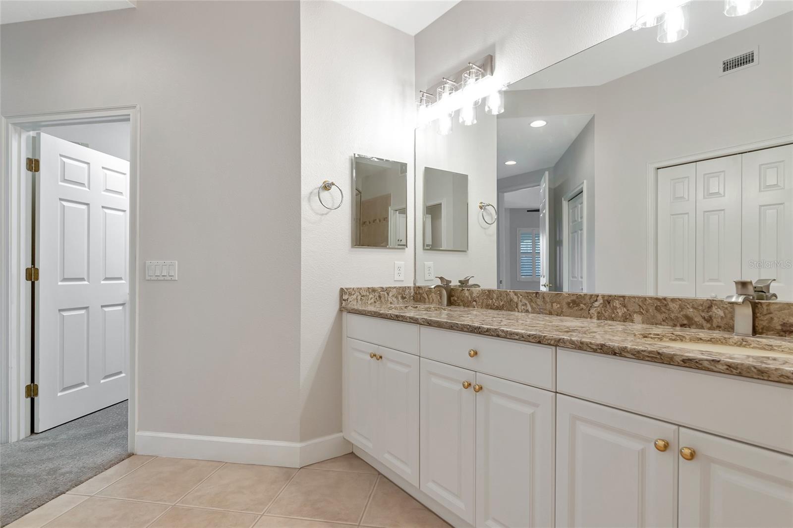 9415 DISCOVERY TER #101A