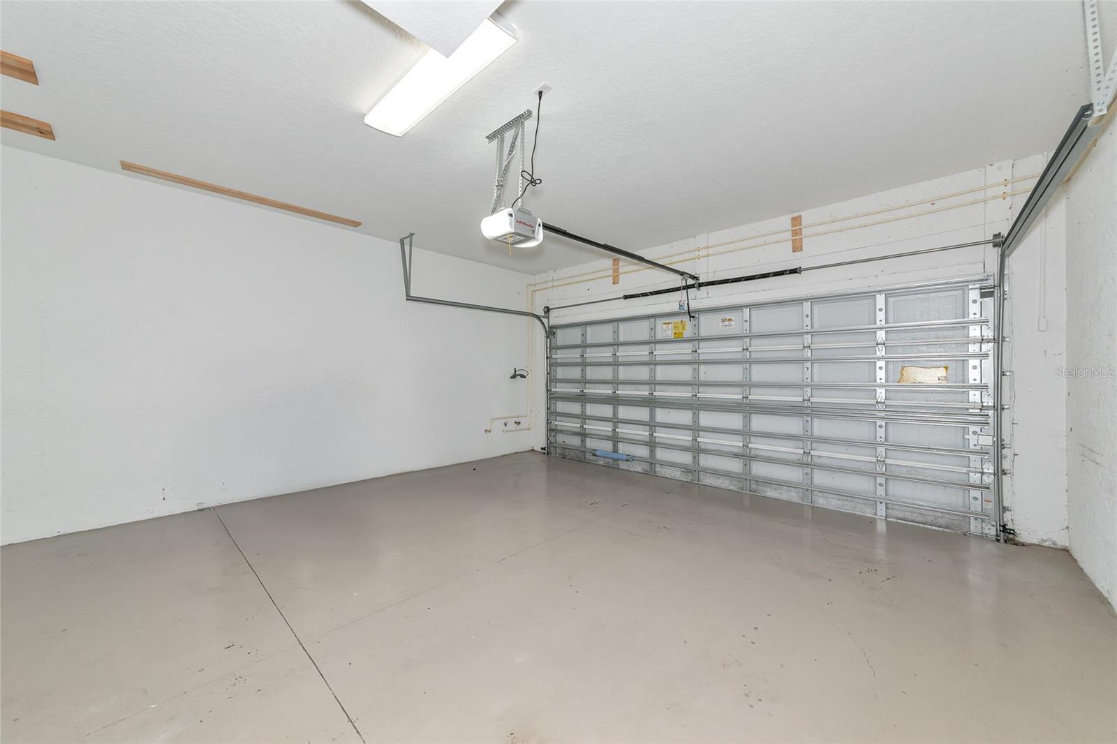 9415 DISCOVERY TER #101A