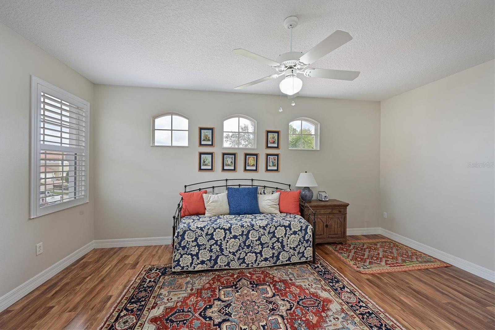 9460 DISCOVERY TER #202D