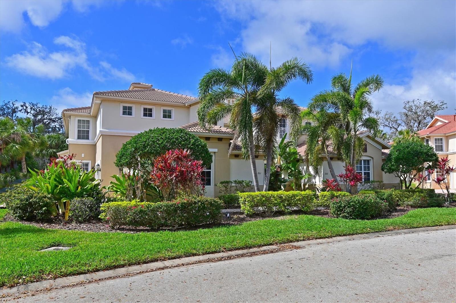 9460 DISCOVERY TER #202D