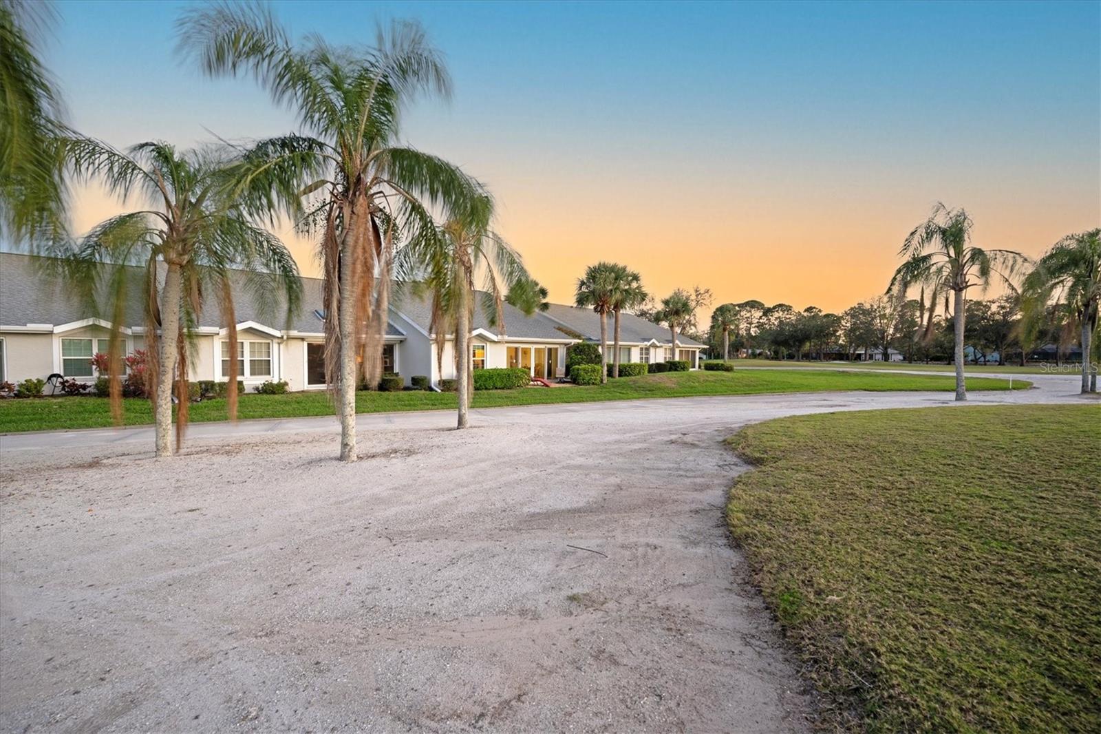 5556 COUNTRY CLUB WAY #5556