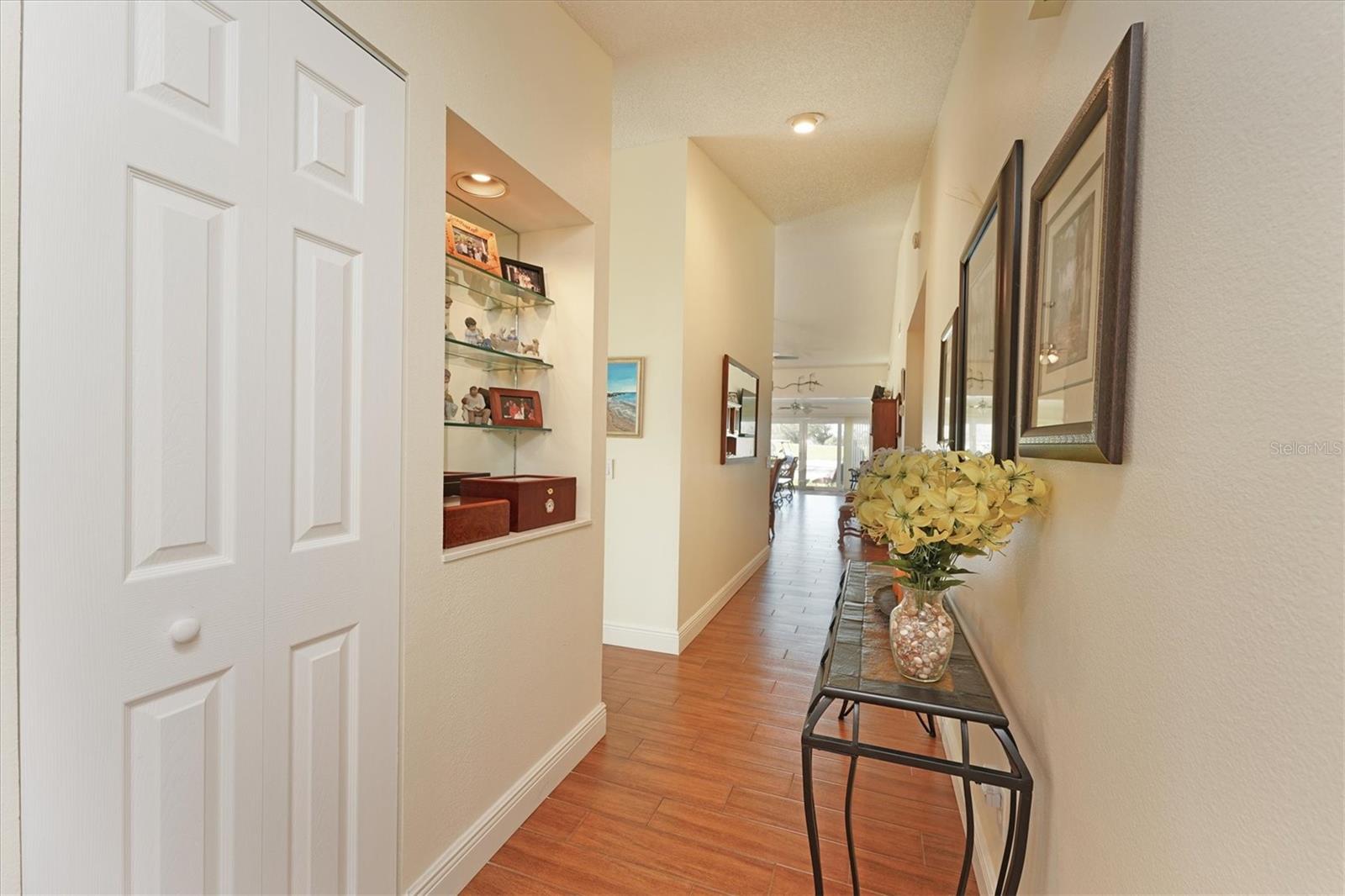 5556 COUNTRY CLUB WAY #5556