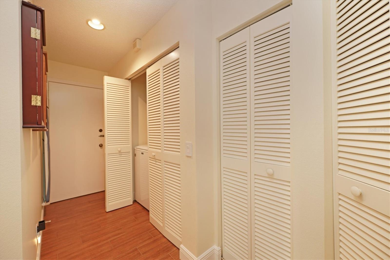 5556 COUNTRY CLUB WAY #5556
