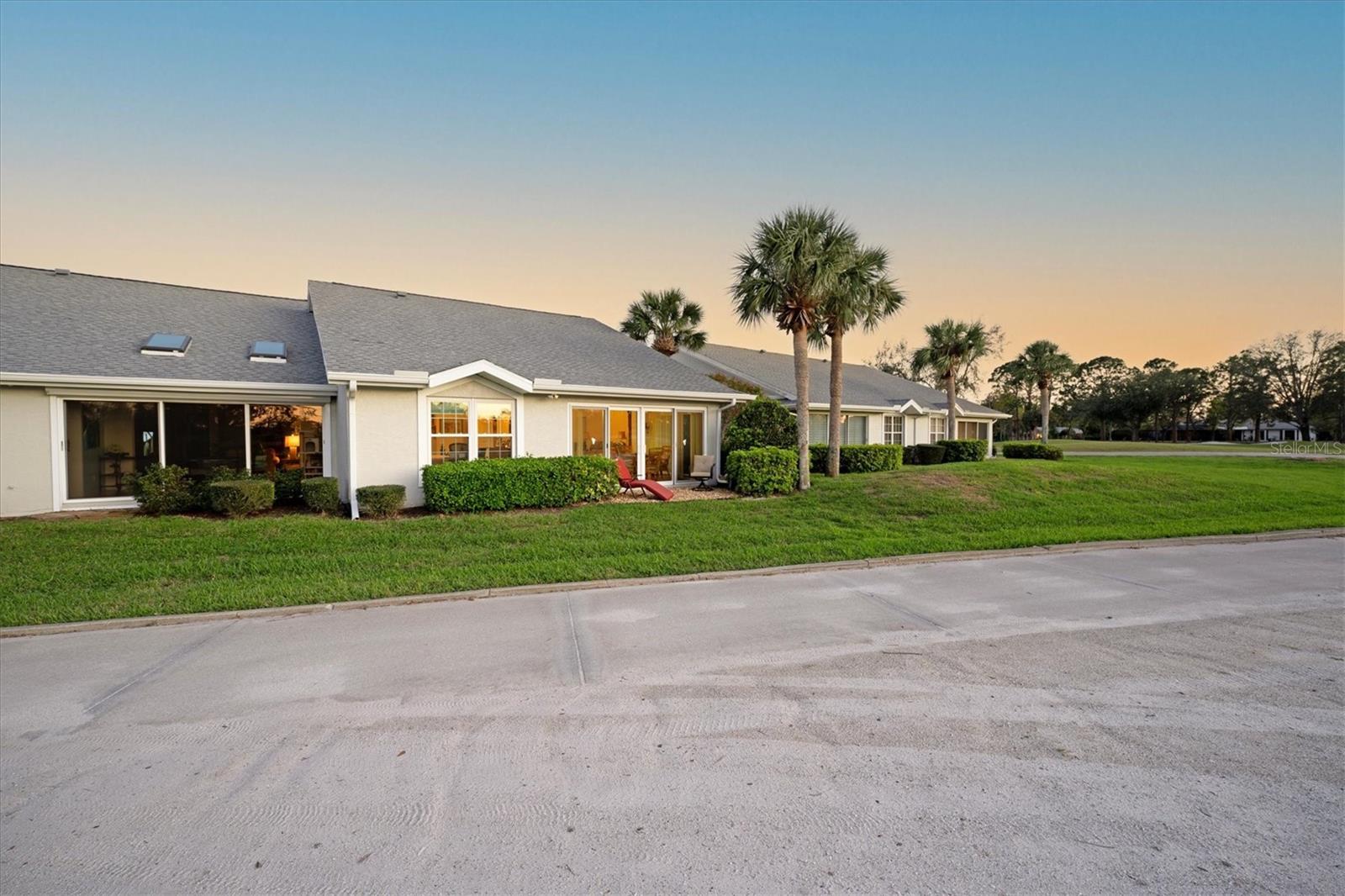 5556 COUNTRY CLUB WAY #5556