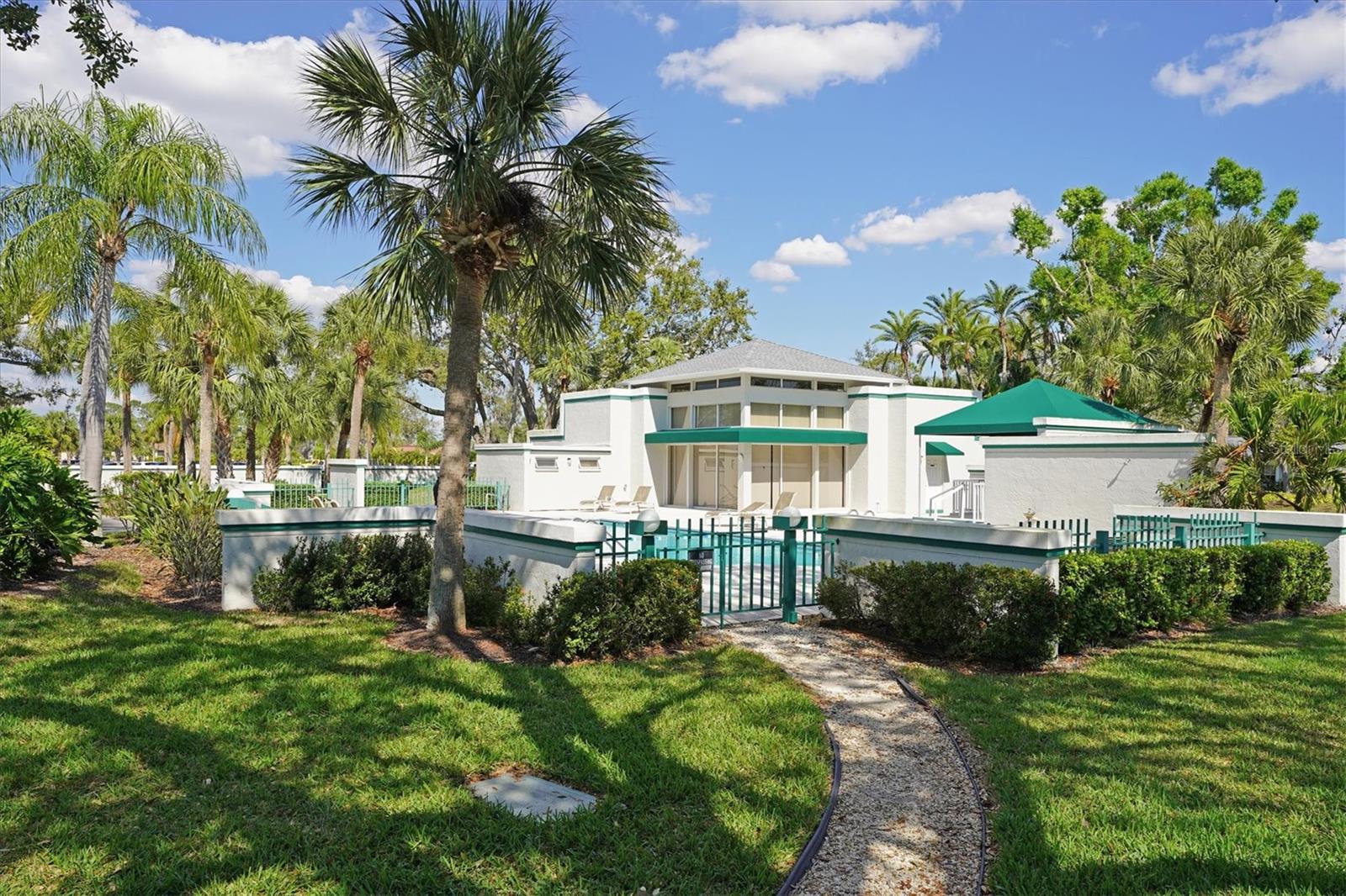 5556 COUNTRY CLUB WAY #5556