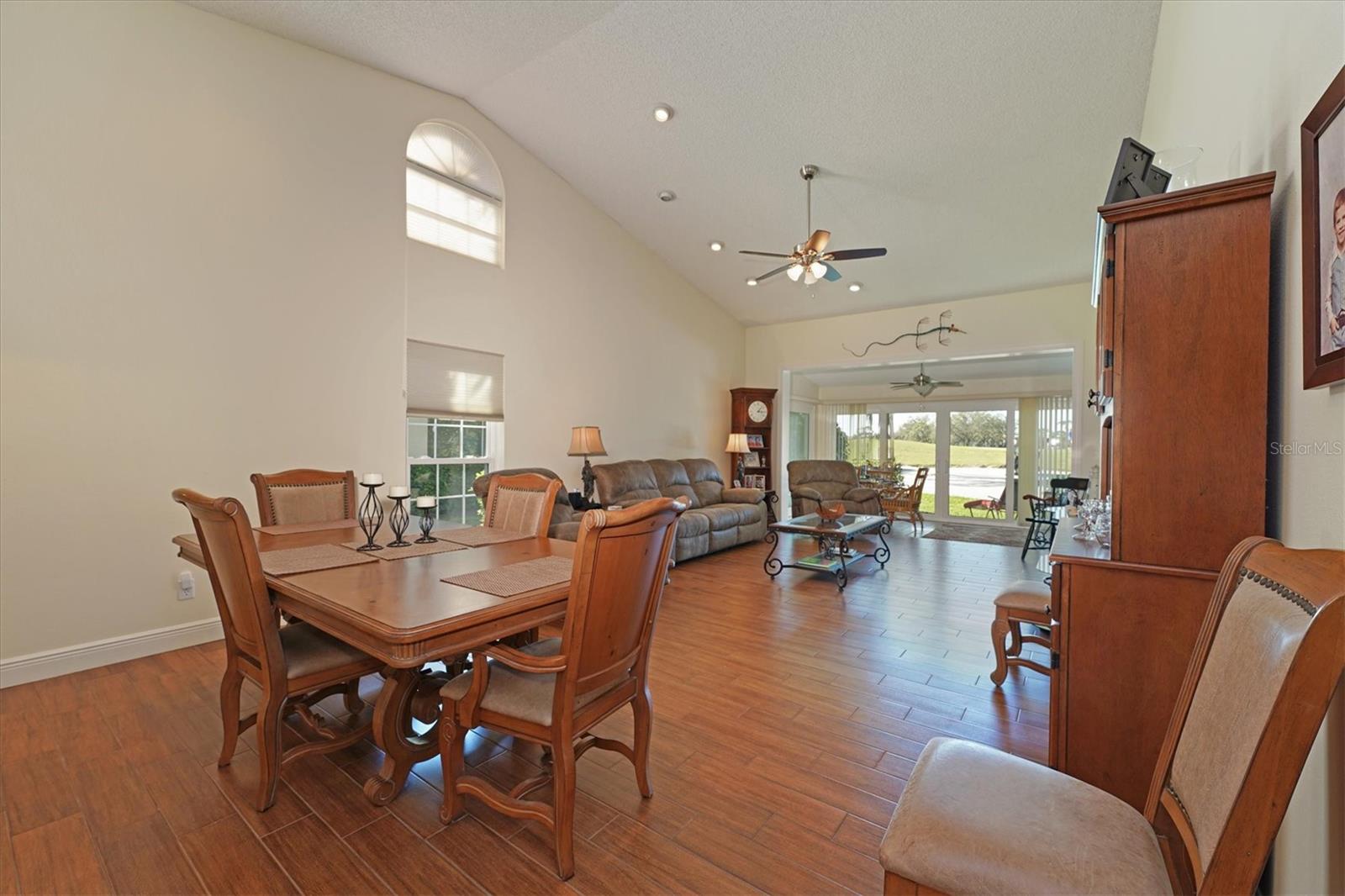 5556 COUNTRY CLUB WAY #5556