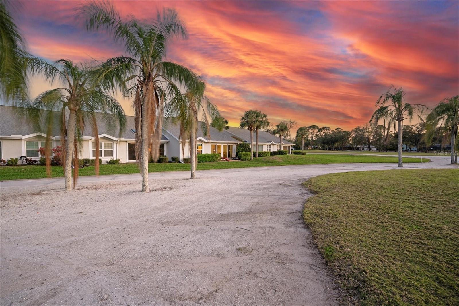 5556 COUNTRY CLUB WAY #5556