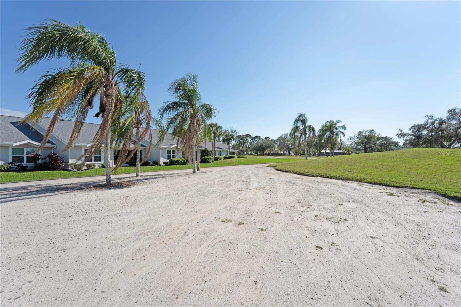 5556 COUNTRY CLUB WAY #5556
