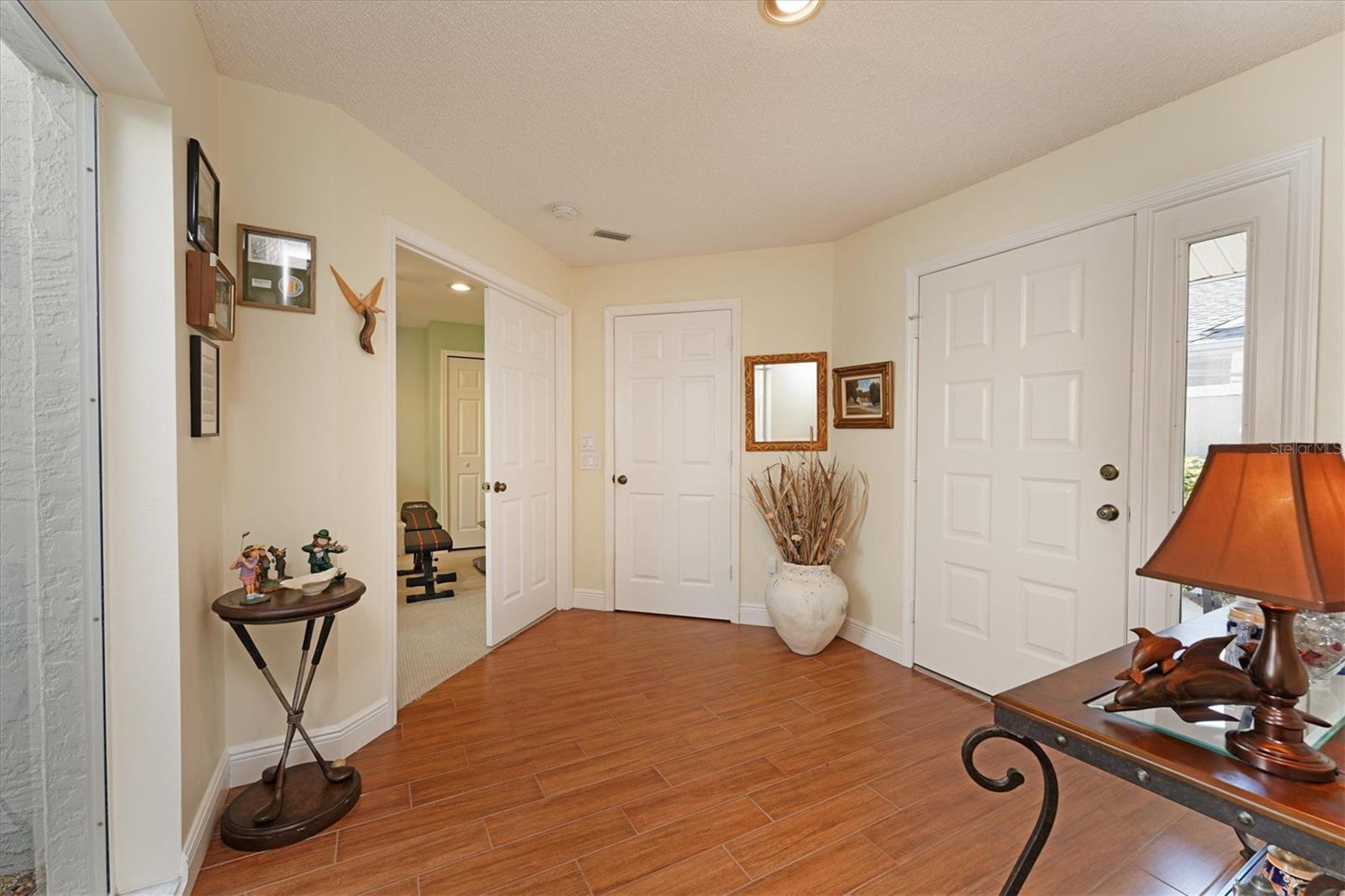 5556 COUNTRY CLUB WAY #5556