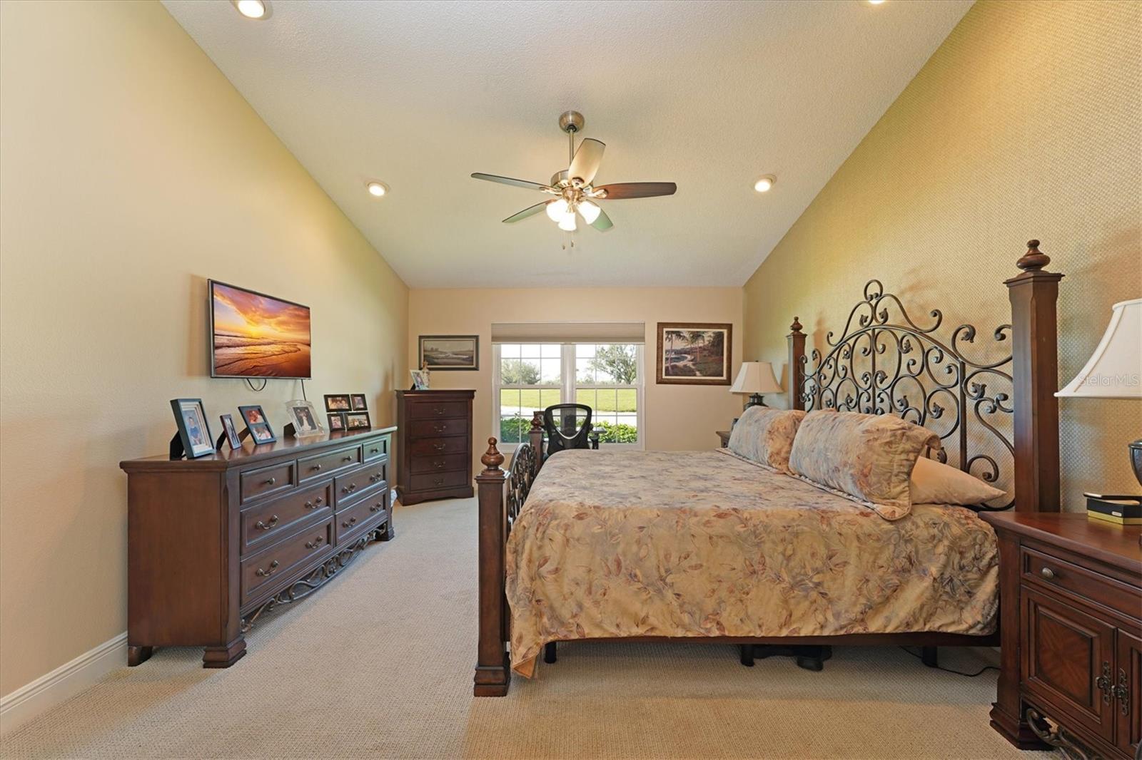 5556 COUNTRY CLUB WAY #5556