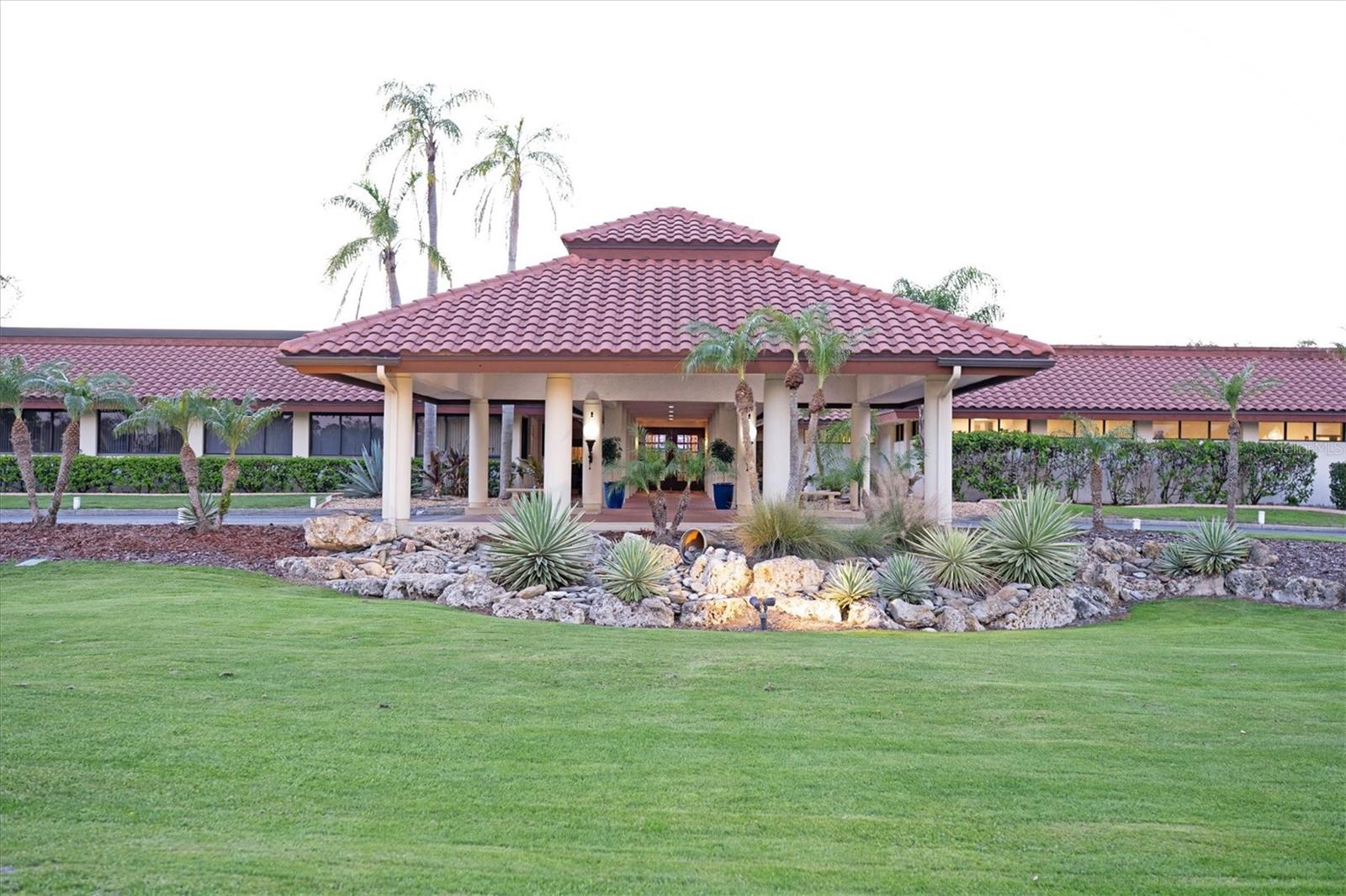 5556 COUNTRY CLUB WAY #5556