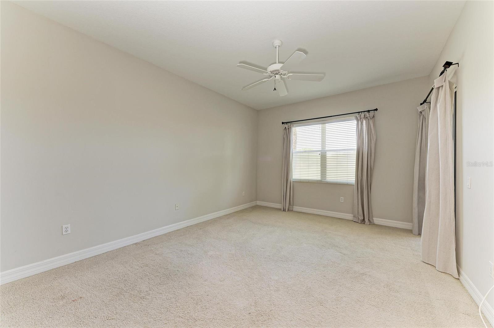 9429 DISCOVERY TER #102B