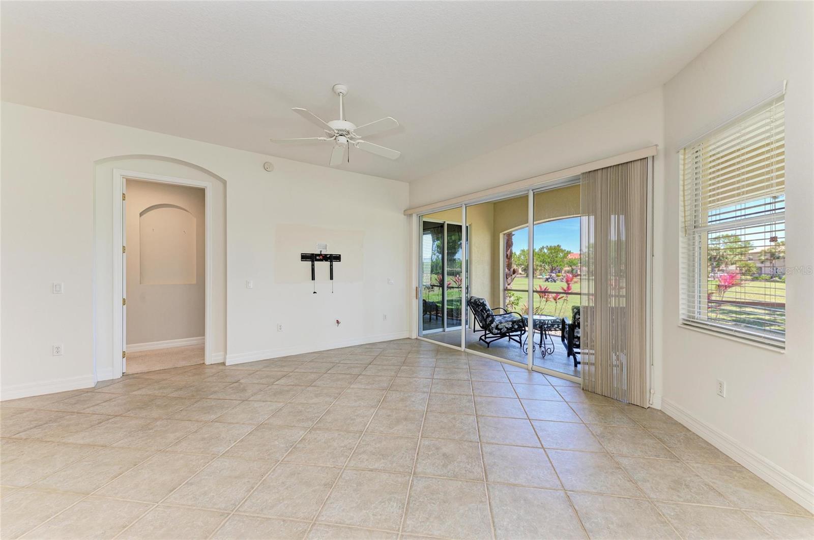 9429 DISCOVERY TER #102B