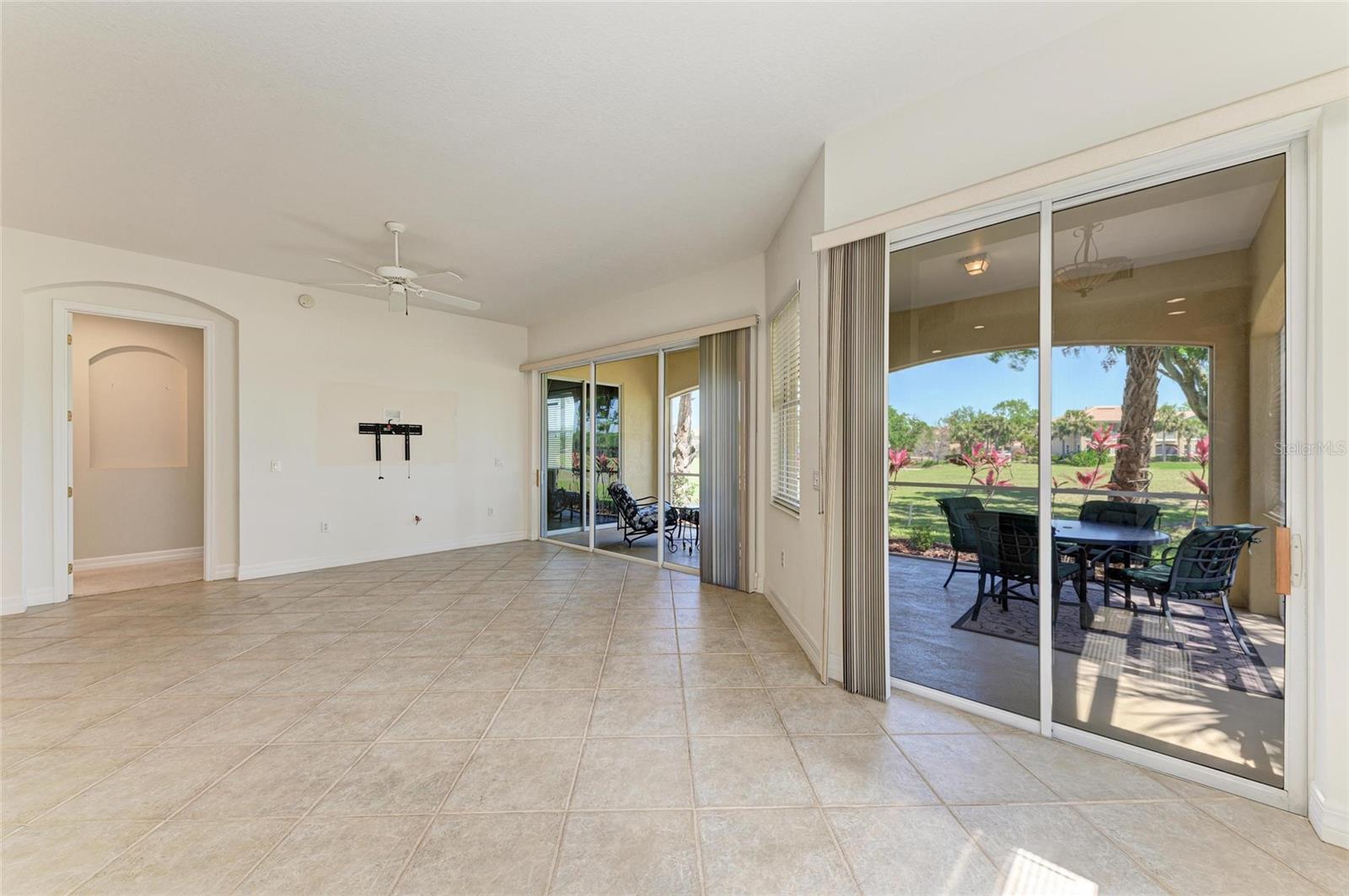 9429 DISCOVERY TER #102B