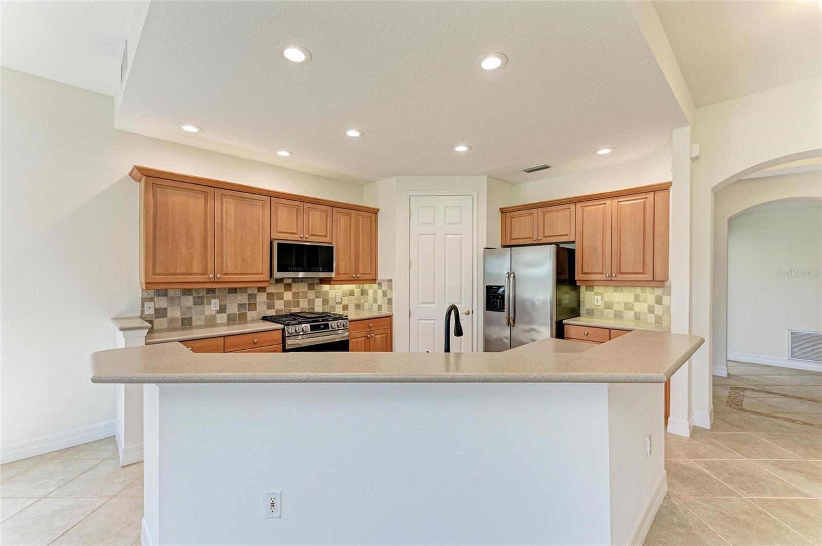 9429 DISCOVERY TER #102B