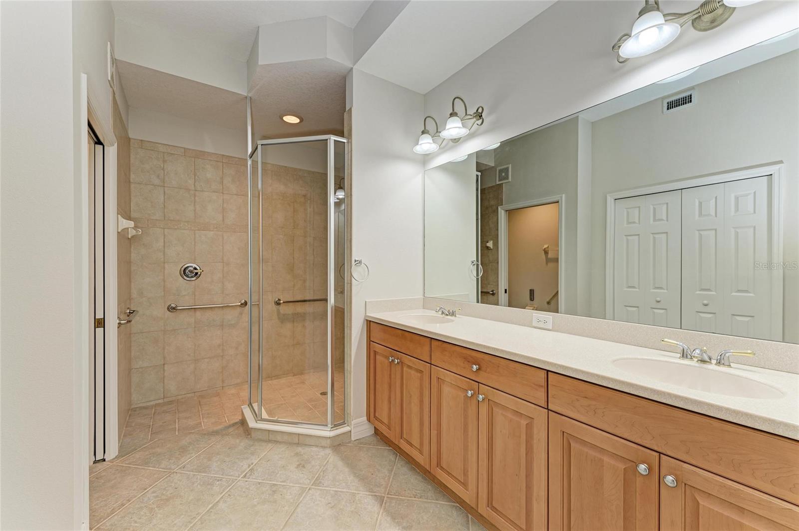 9429 DISCOVERY TER #102B