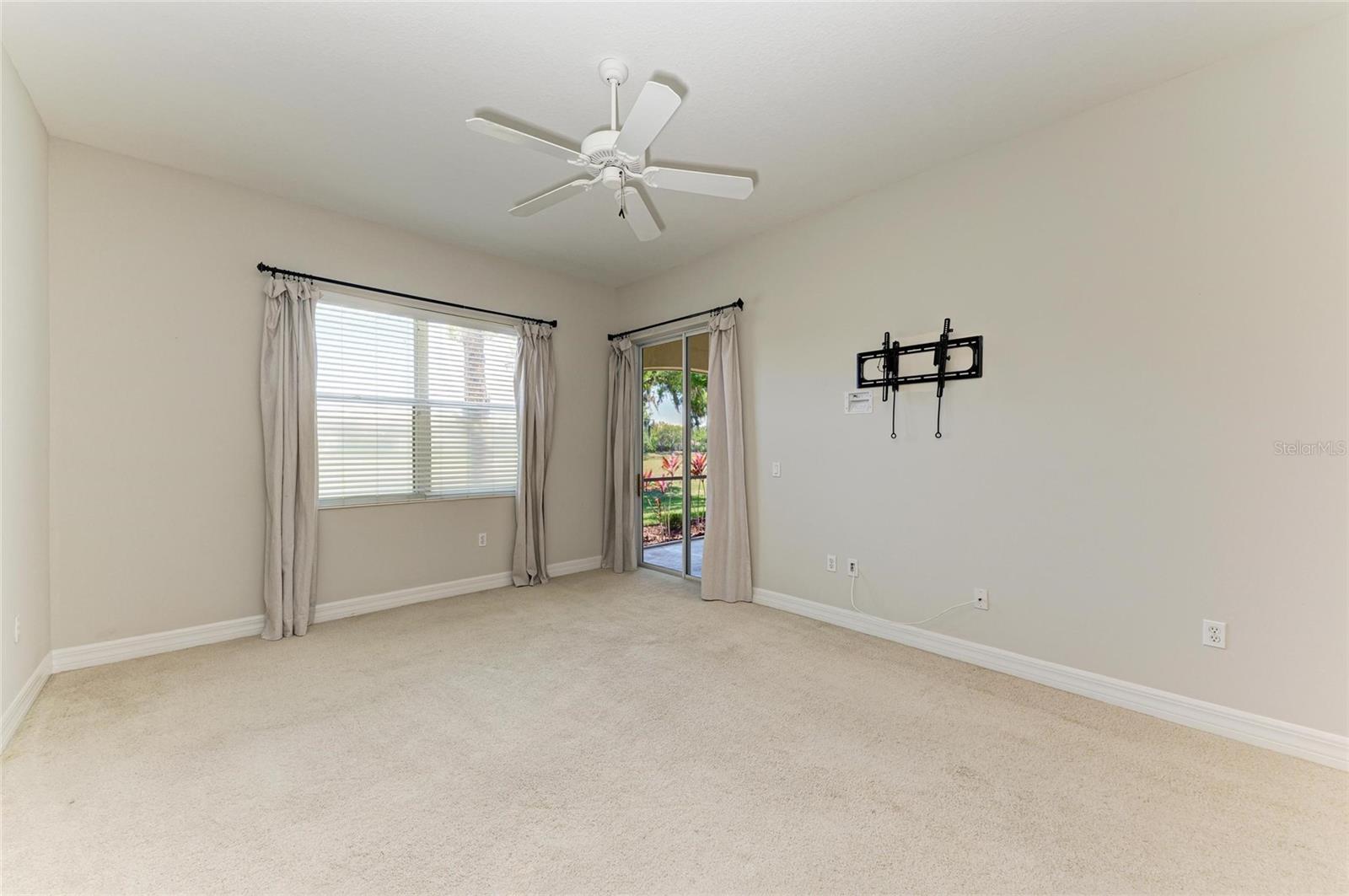 9429 DISCOVERY TER #102B