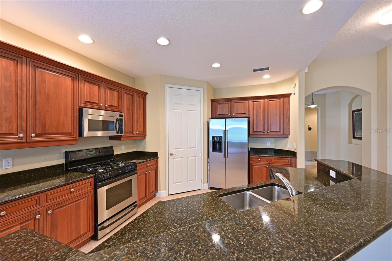 935 RIVER BASIN CT #102B