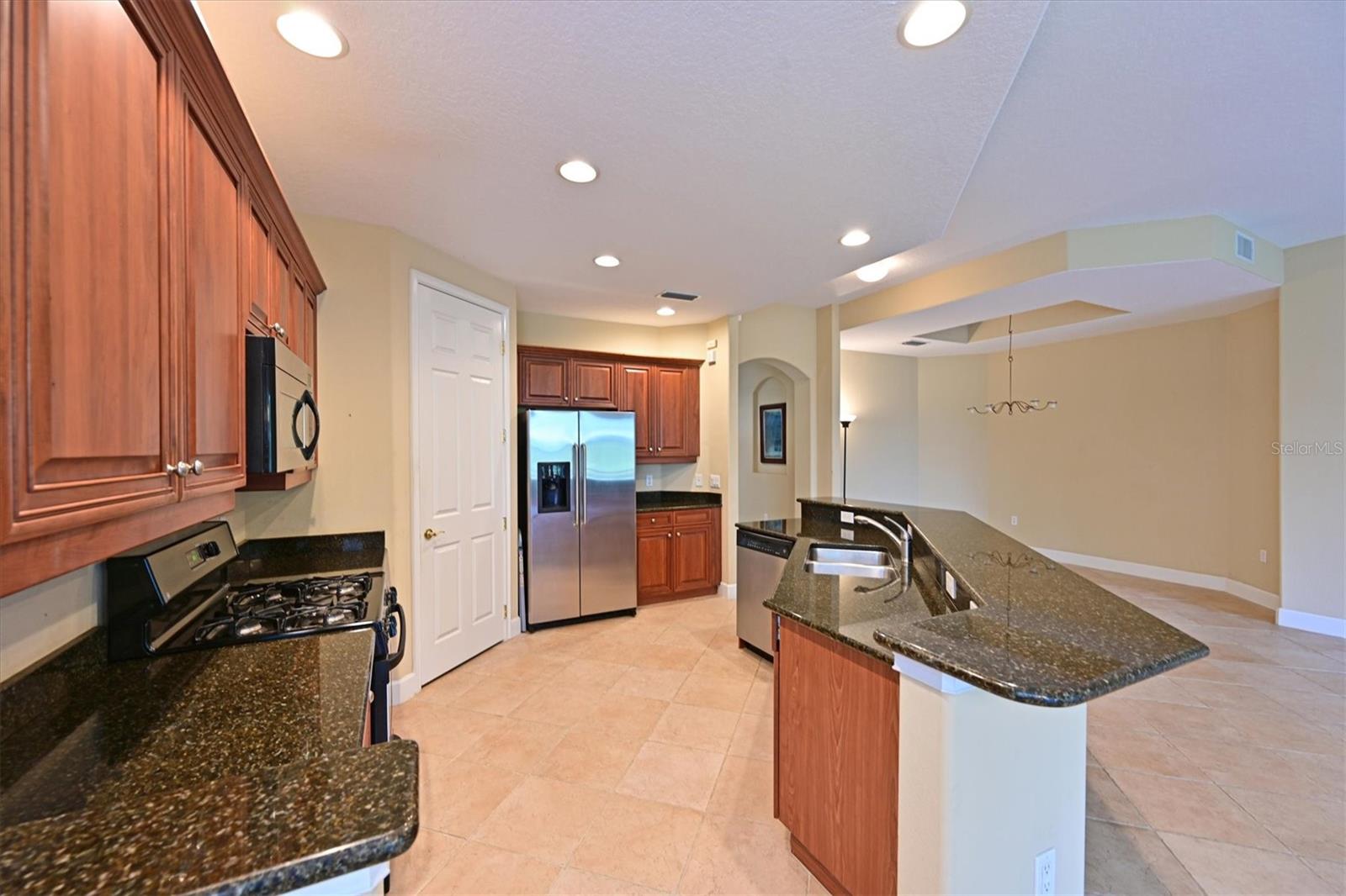 935 RIVER BASIN CT #102B