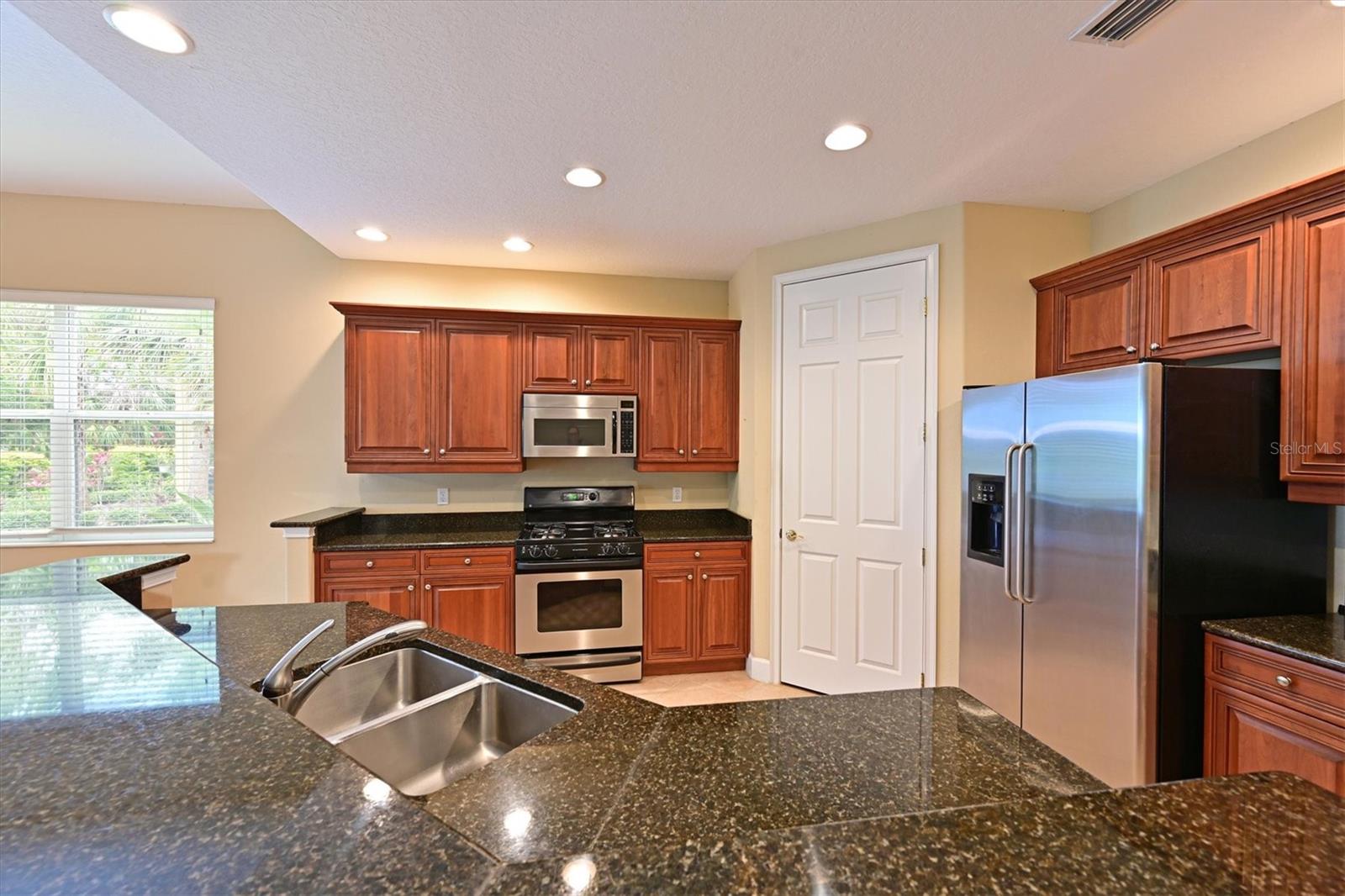 935 RIVER BASIN CT #102B