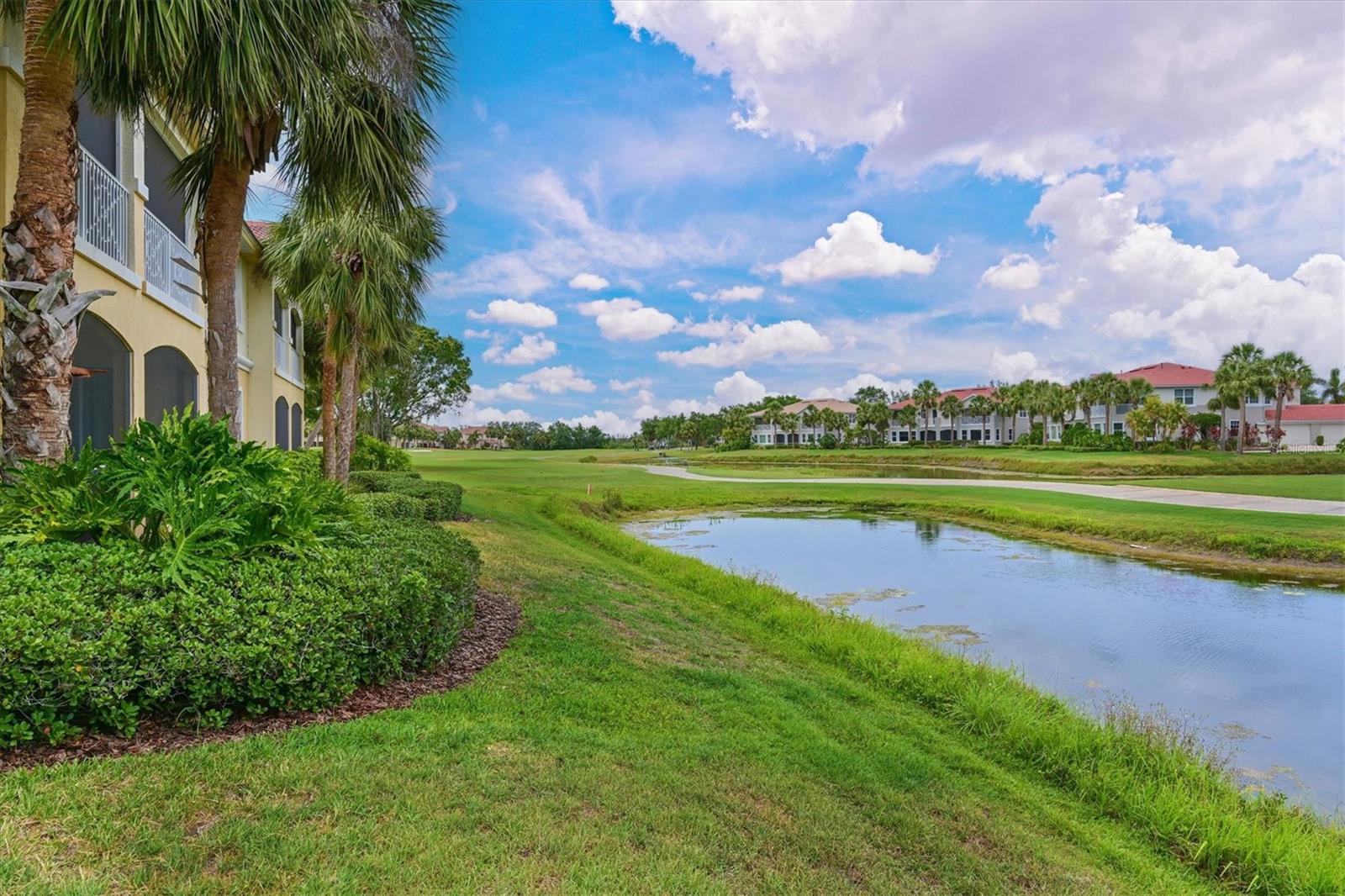 9453 DISCOVERY TER #202D