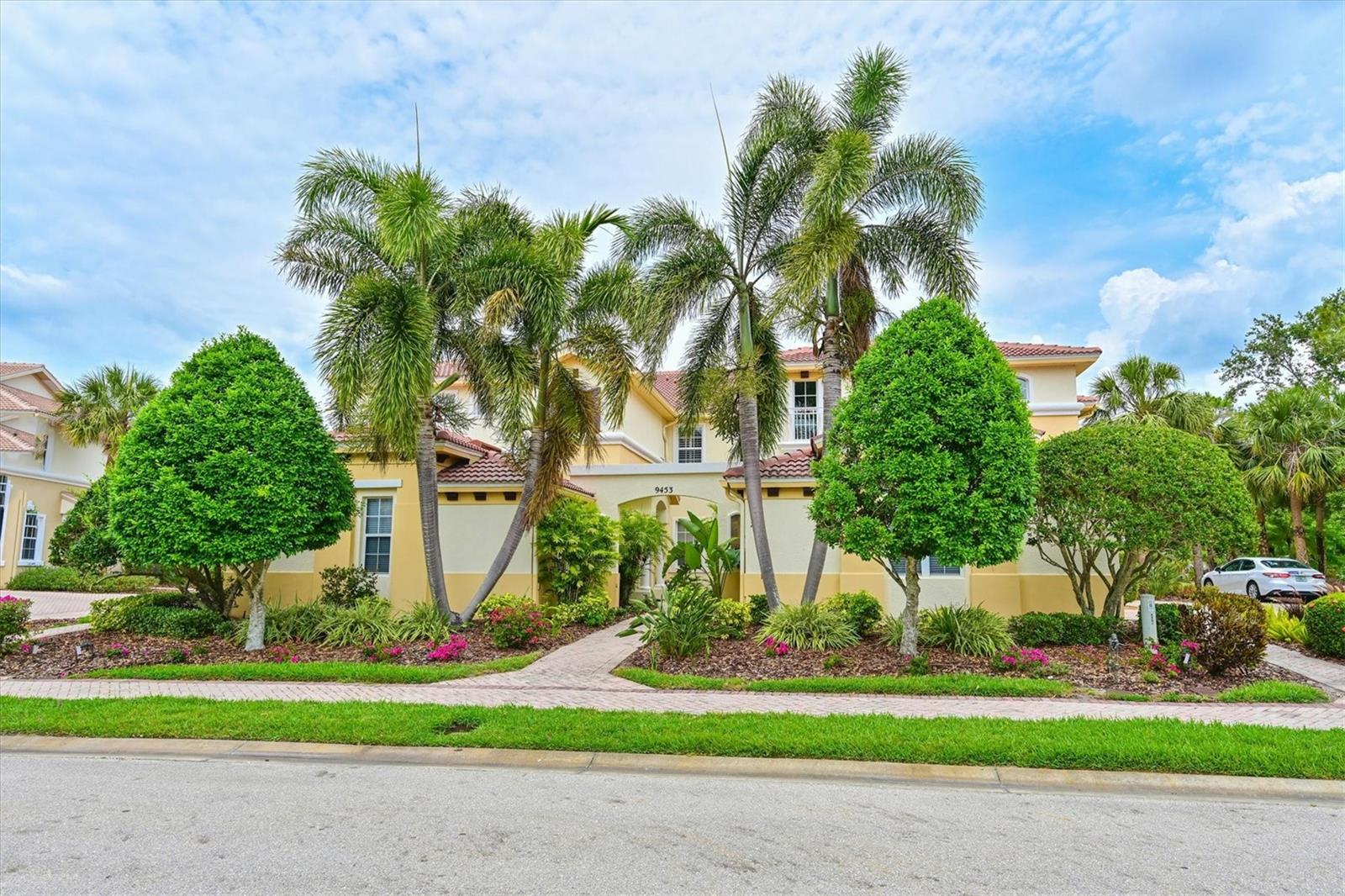 9453 DISCOVERY TER #202D