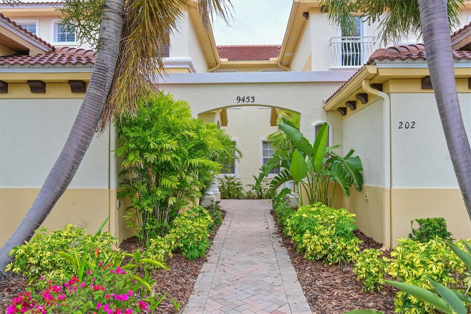 9453 DISCOVERY TER #202D